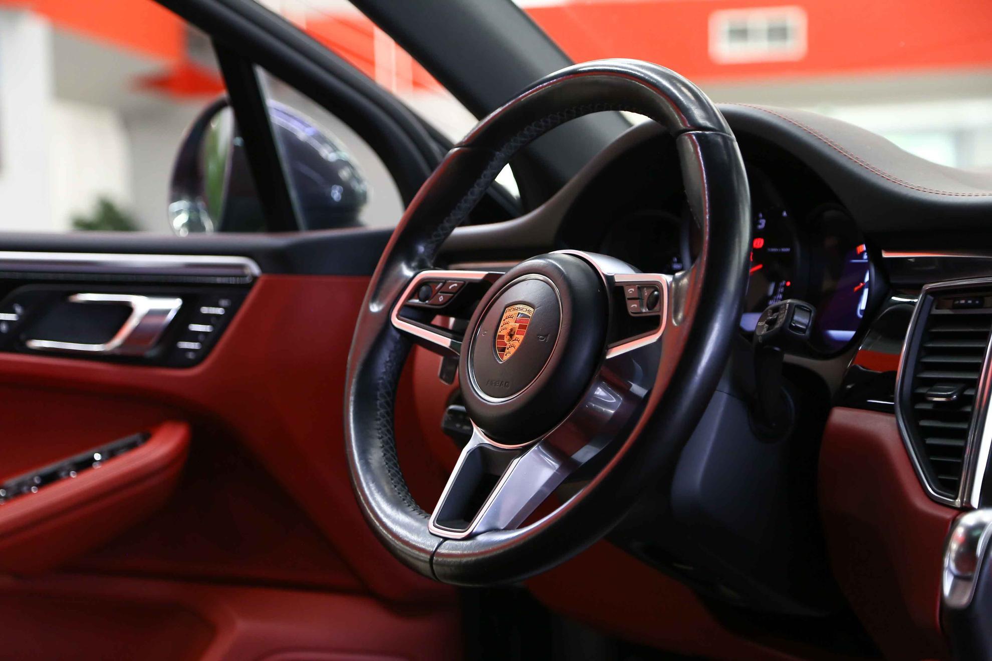 Porsche Macan 2017, серый, ДЦ Орехово