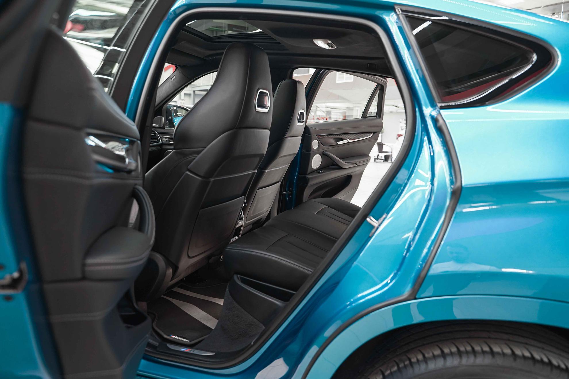 BMW X6 M 2018, голубой, ДЦ Орехово