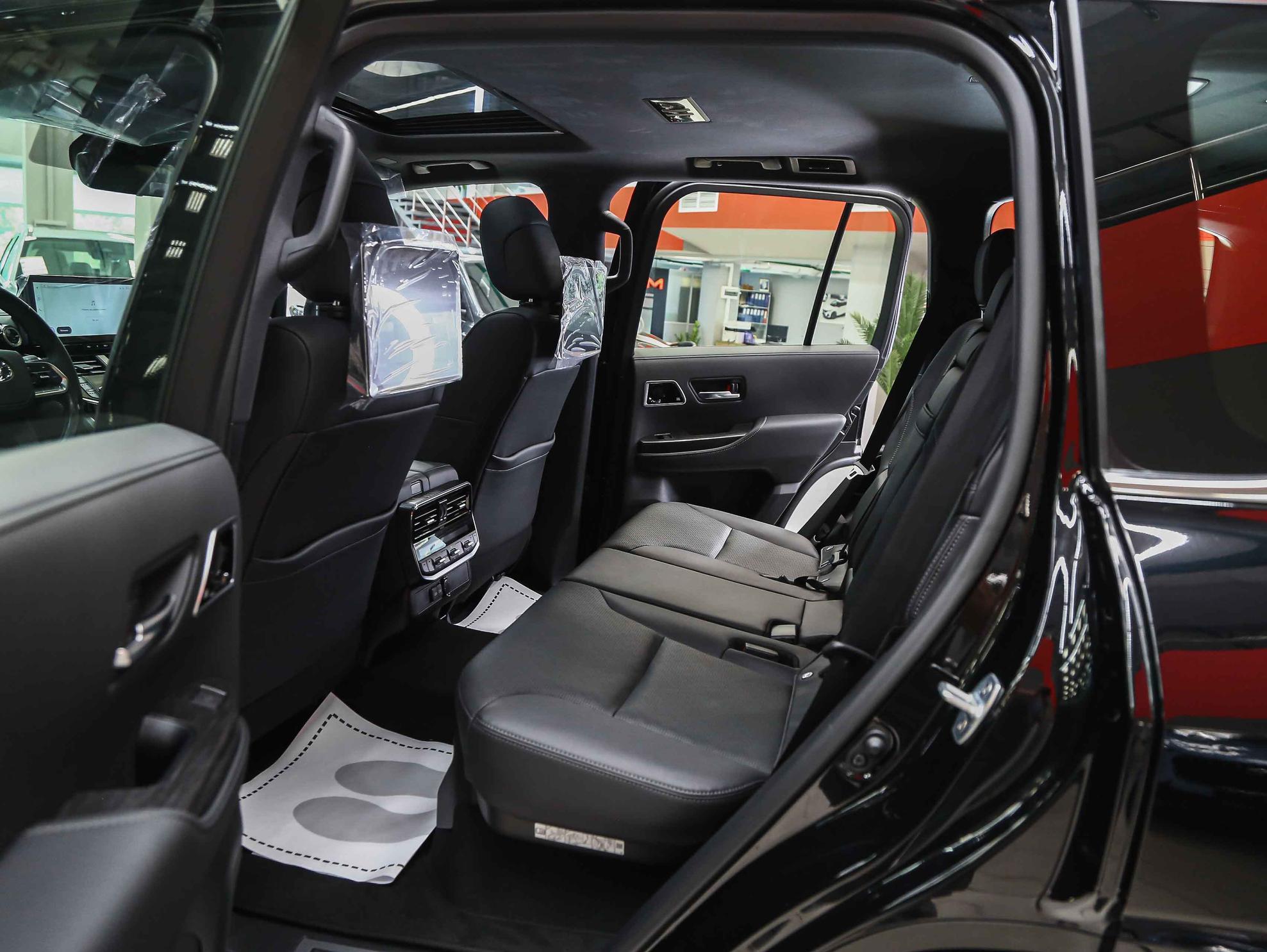 Toyota Land Cruiser 2026, черный, ДЦ Орехово