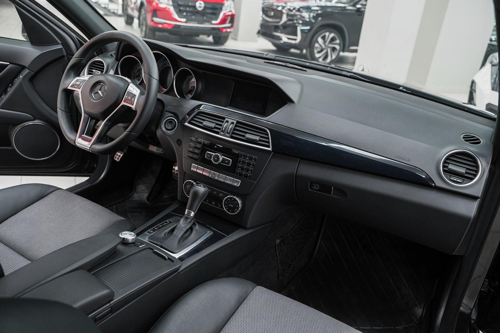 Mercedes-Benz C-Класс 2011, черный, ДЦ Орехово