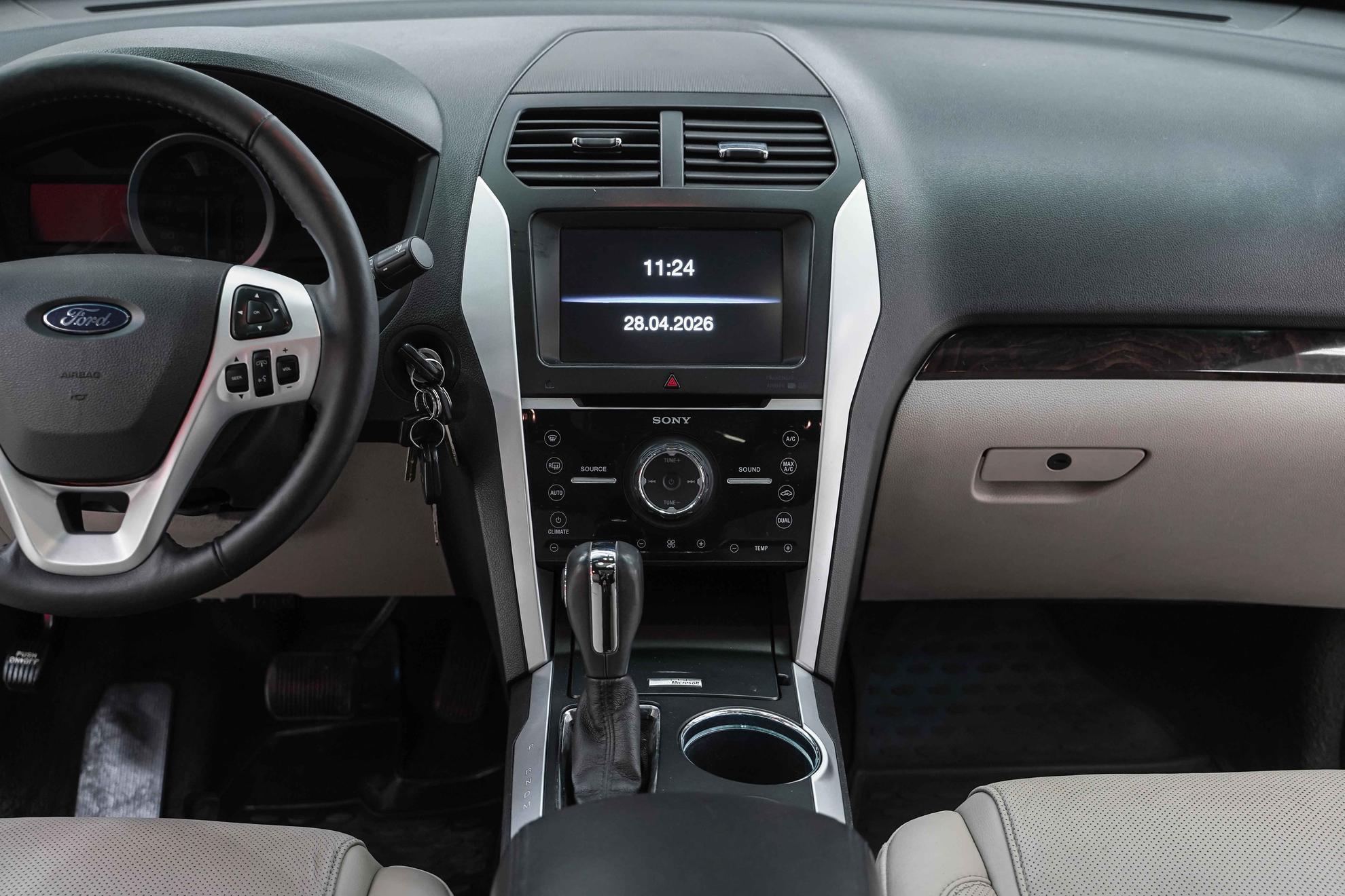 Ford Explorer 2013, белый, ДЦ Орехово