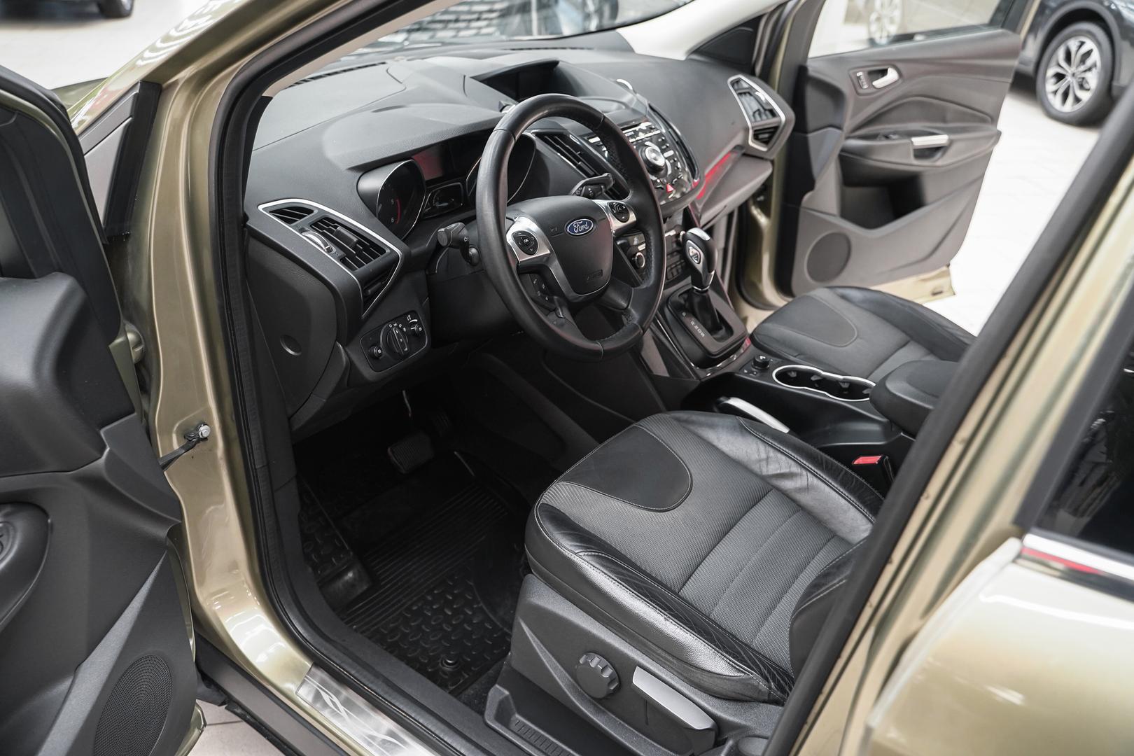 Ford Kuga 2013, зеленый, ДЦ Орехово