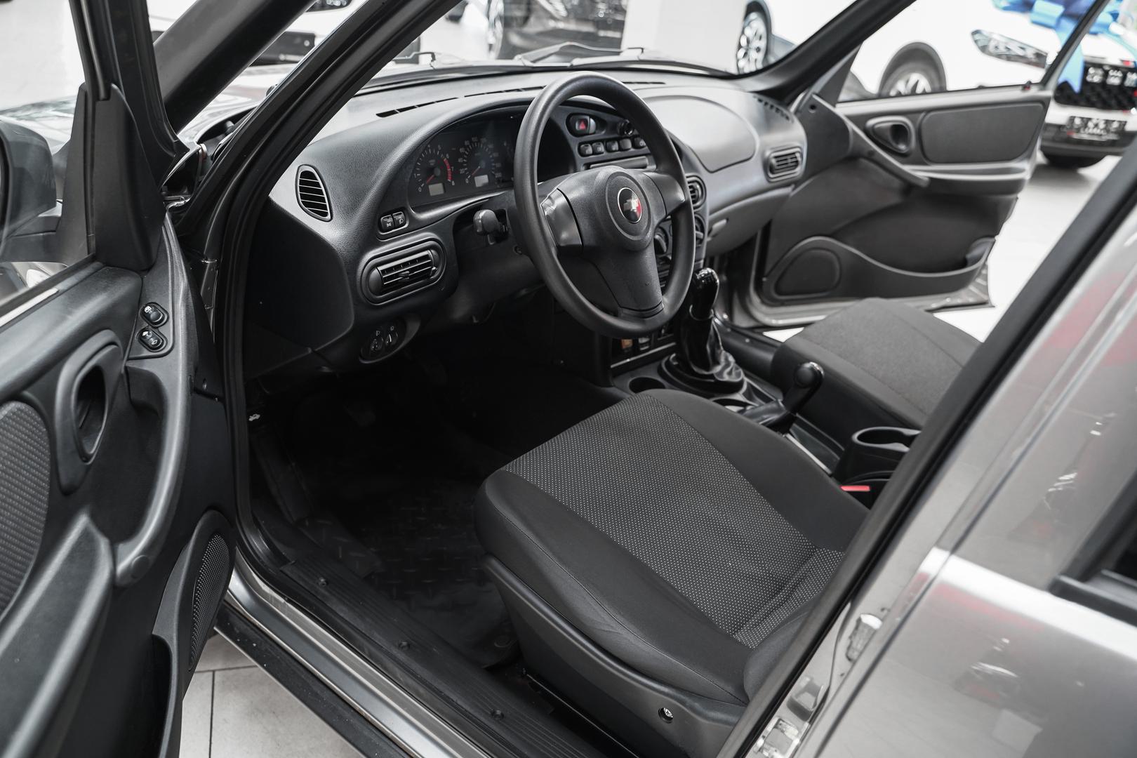 Chevrolet Niva 2013, серый, ДЦ Орехово
