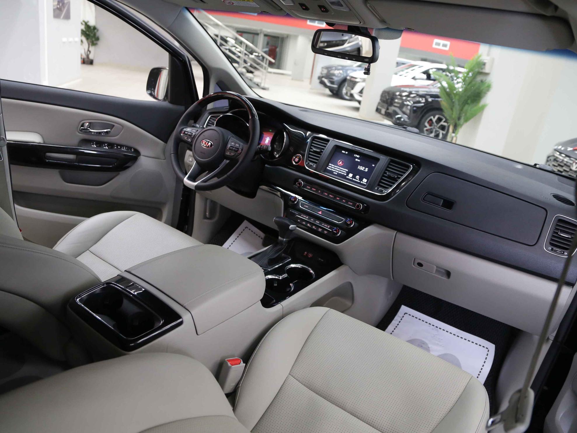 Kia Carnival 2019, черный, ДЦ Орехово