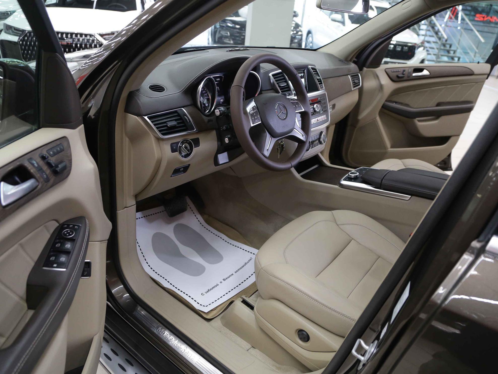 Mercedes-Benz GL-Класс 2014, коричневый, ДЦ Орехово