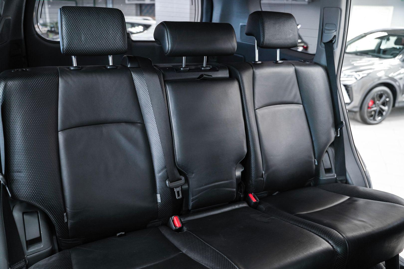 Toyota Land Cruiser Prado 2010, серый, ДЦ Орехово