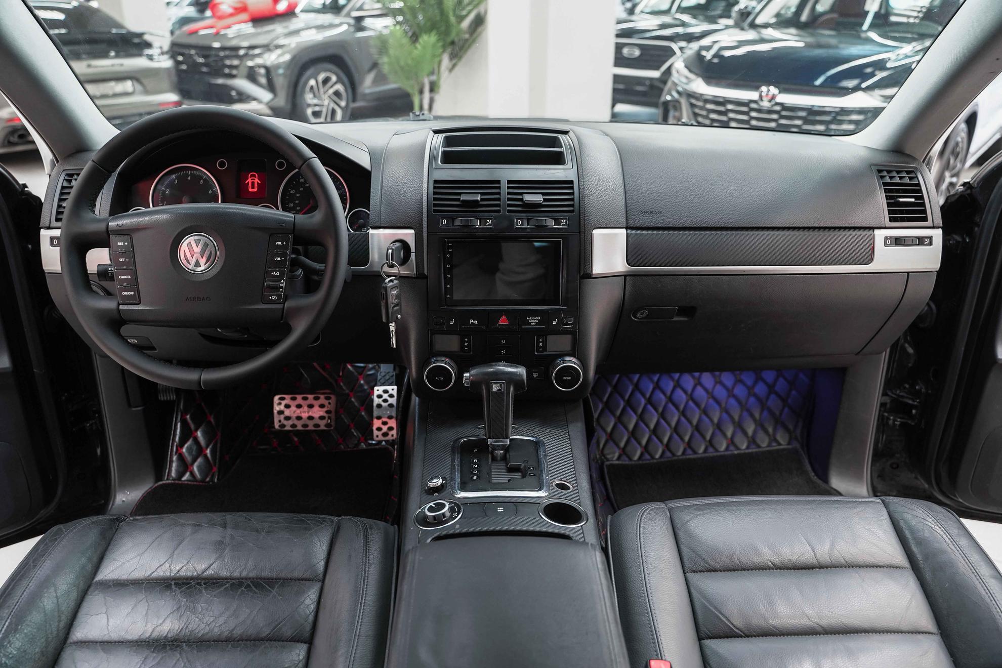 Volkswagen Touareg 2004, черный, ДЦ Орехово