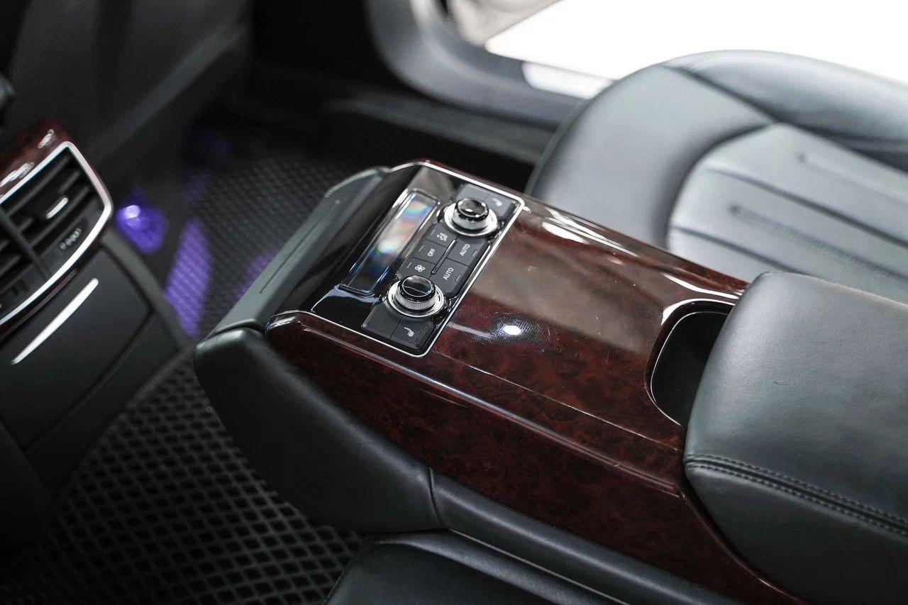 Audi A8 2011, черный, ДЦ Орехово