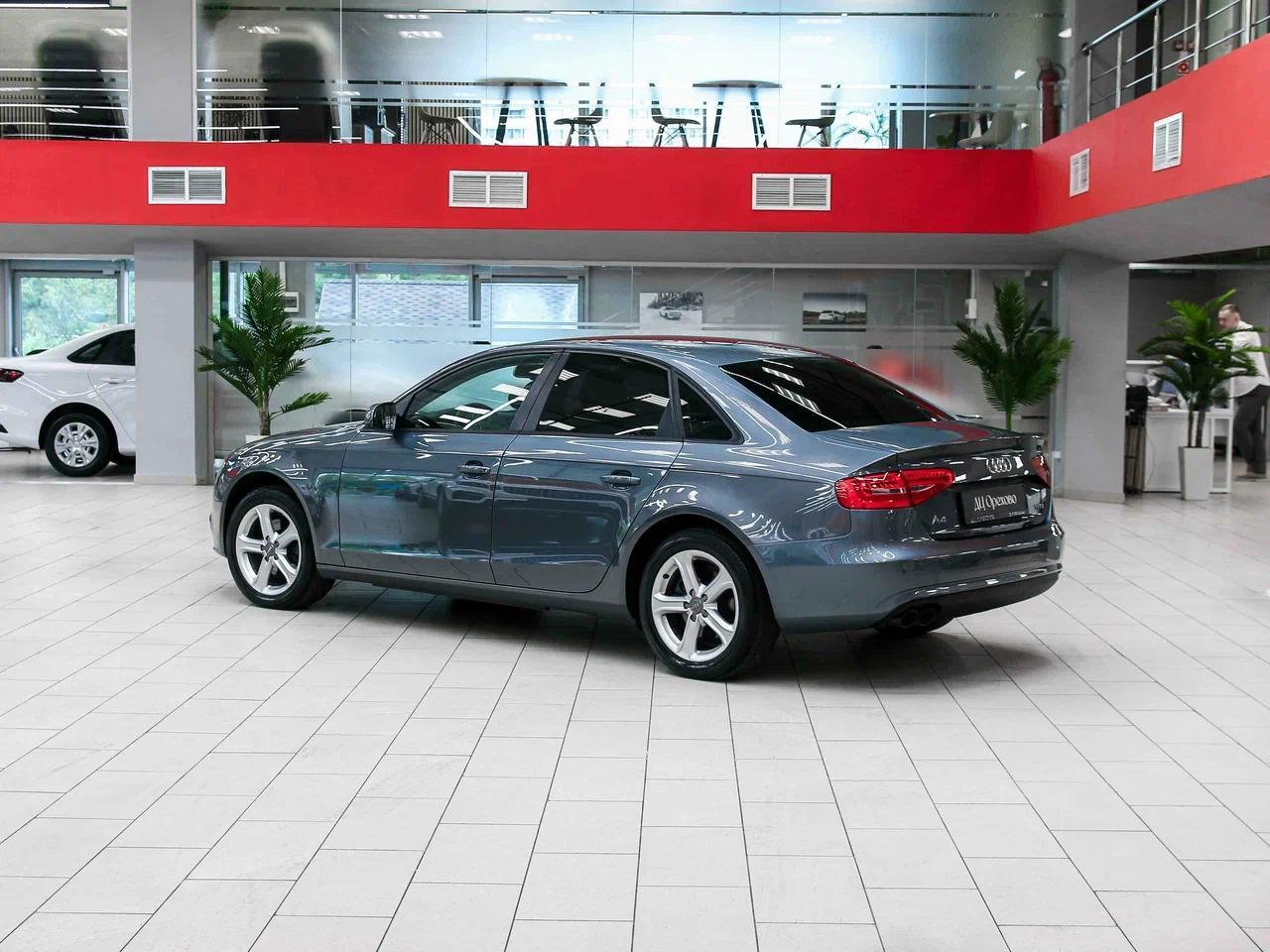 Audi A4 2014, серый, ДЦ Орехово