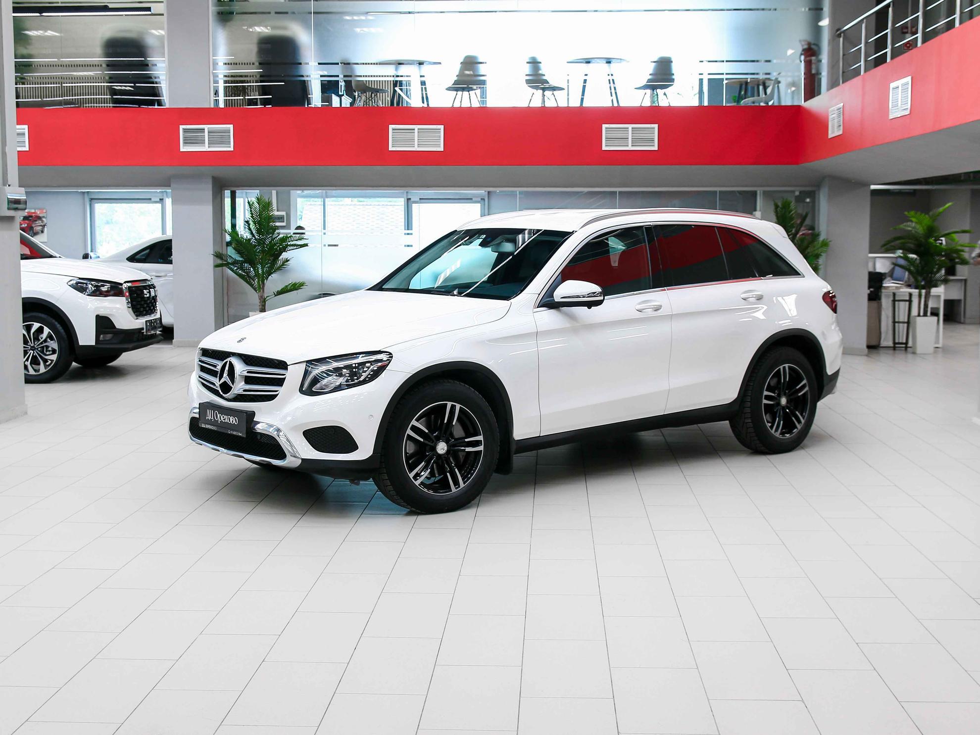 Mercedes-Benz GLC 2019, белый, ДЦ Орехово