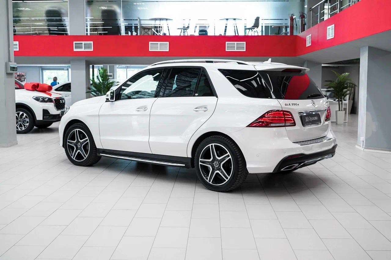 Mercedes-Benz GLE 2015, белый, ДЦ Орехово