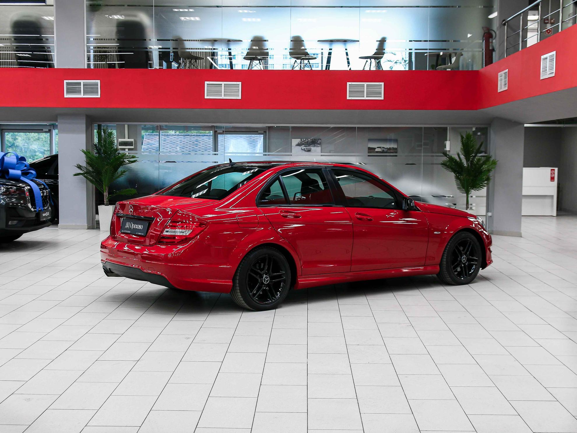 Mercedes-Benz C-Класс 2011, красный, ДЦ Орехово