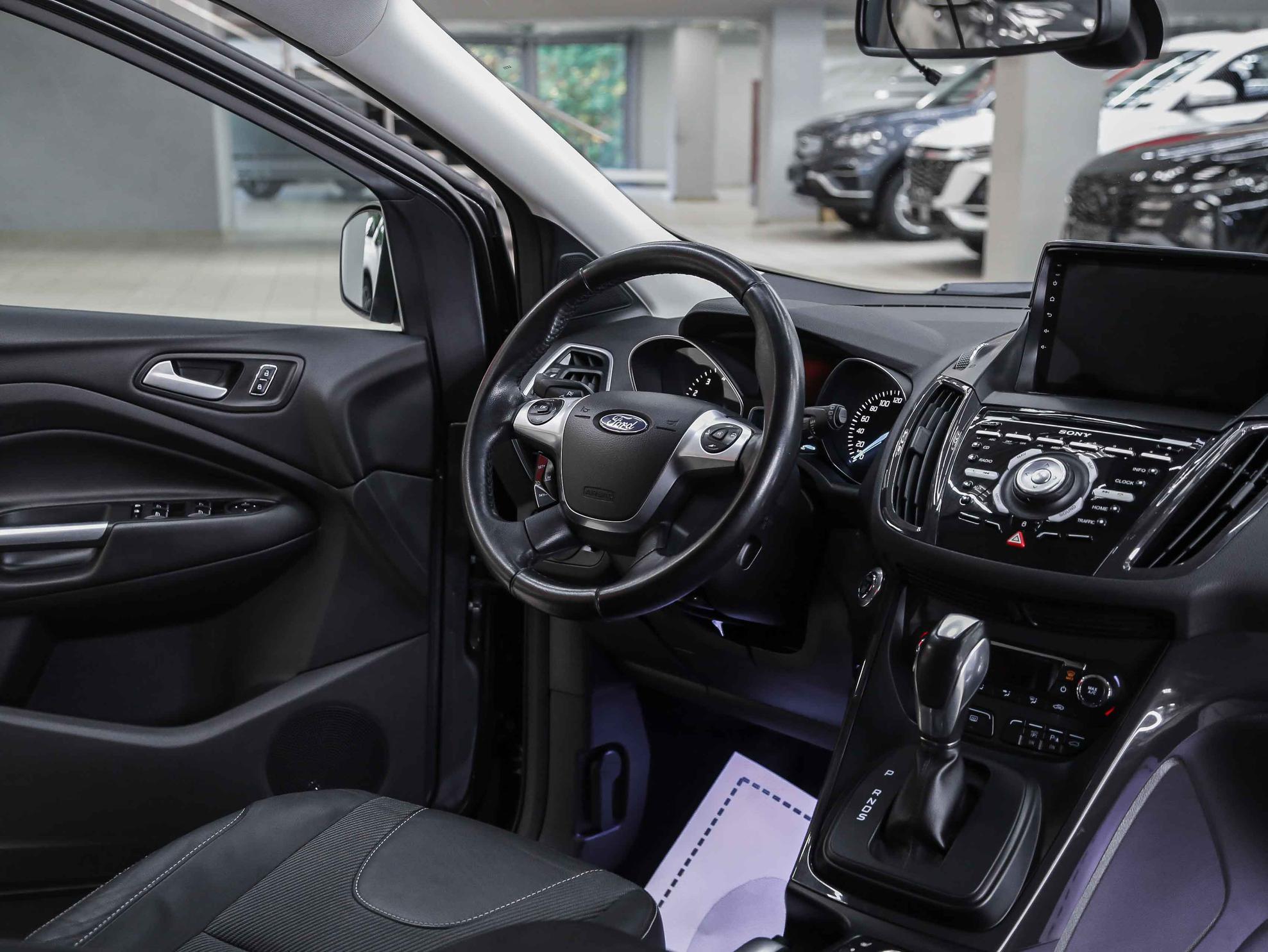 Ford Kuga 2015, серый, ДЦ Орехово