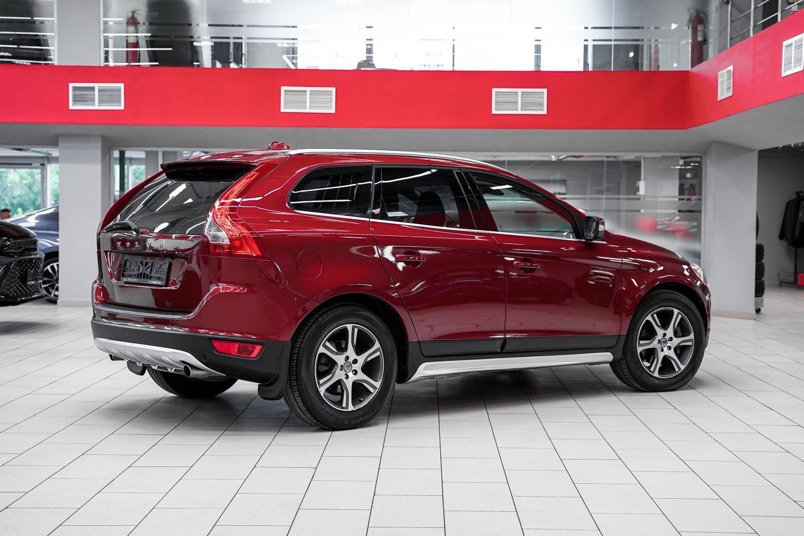 Volvo XC60 2011, красный, ДЦ Орехово
