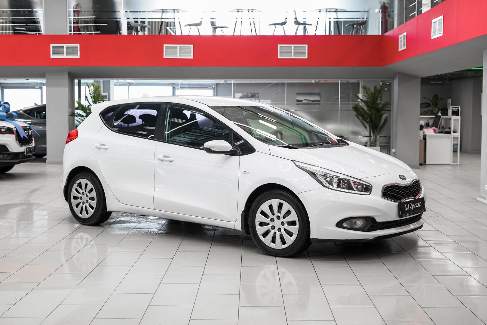 Kia Ceed 2012, белый, ДЦ Орехово