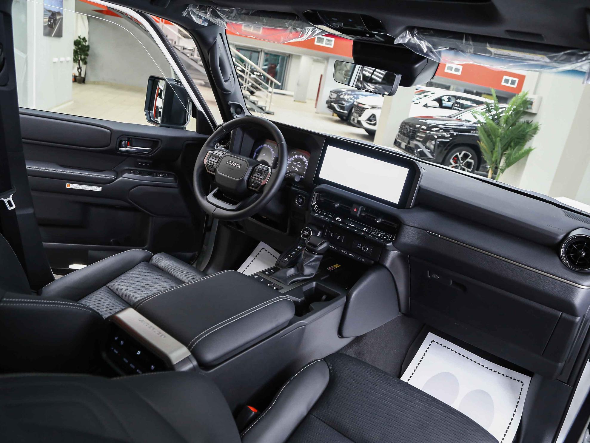 Toyota Land Cruiser Prado 2026, белый, ДЦ Орехово
