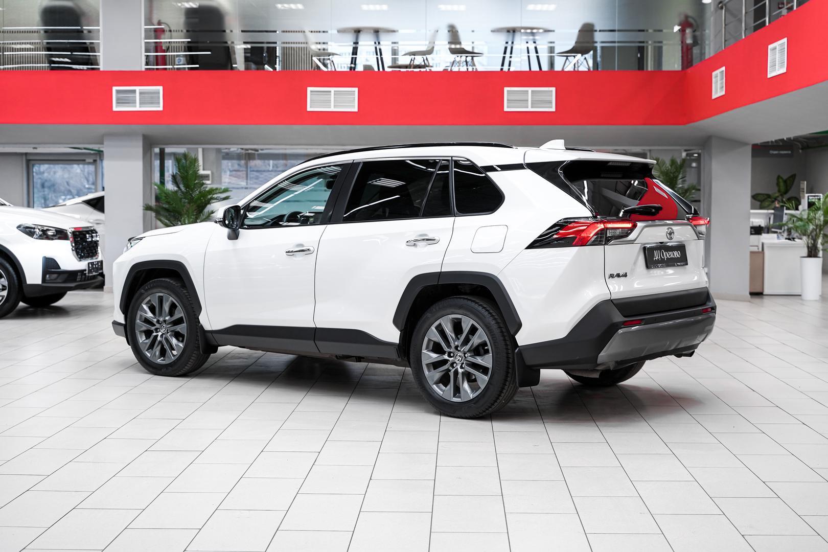 Toyota RAV4 2019, белый, ДЦ Орехово