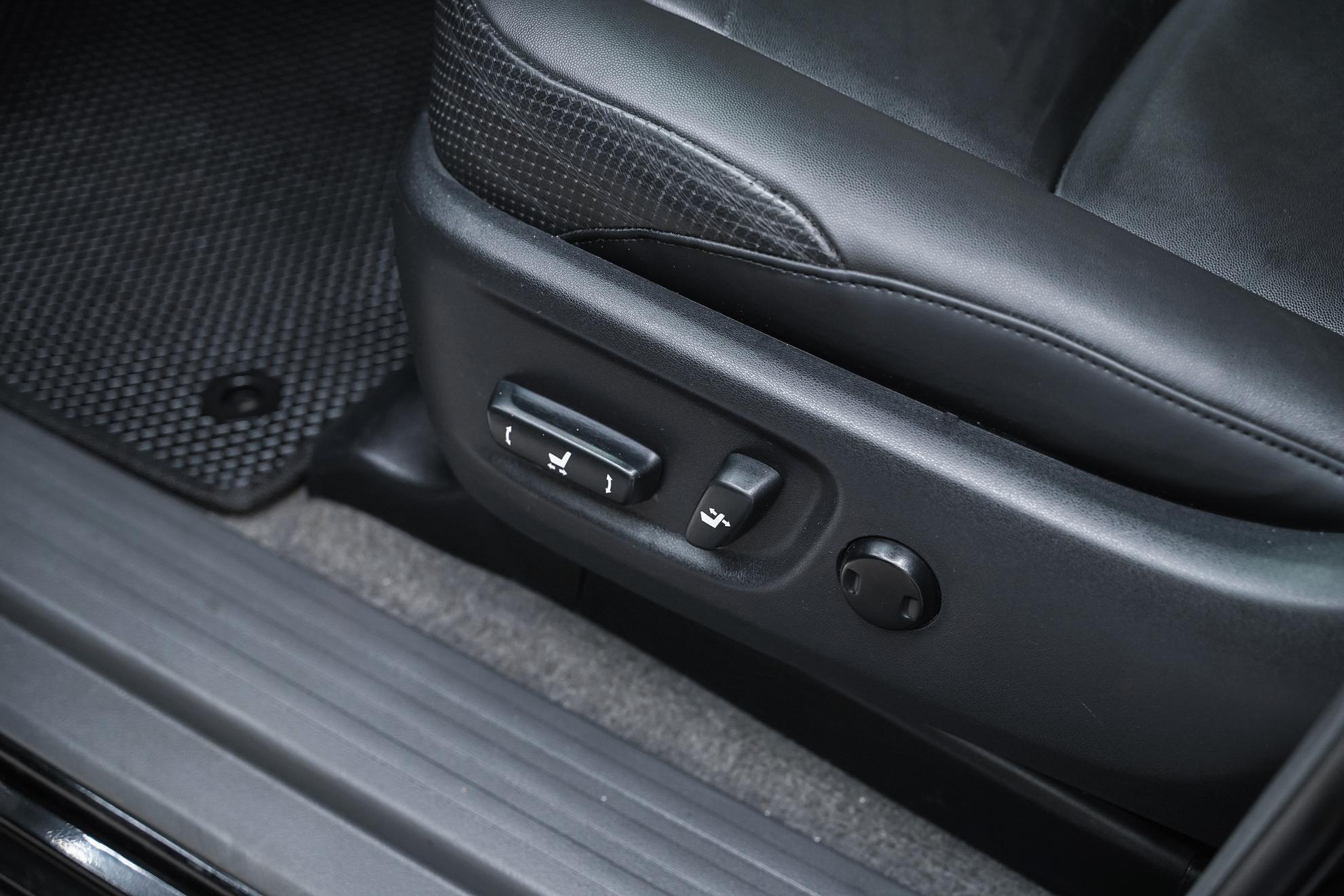 Toyota Land Cruiser Prado 2012, черный, ДЦ Орехово