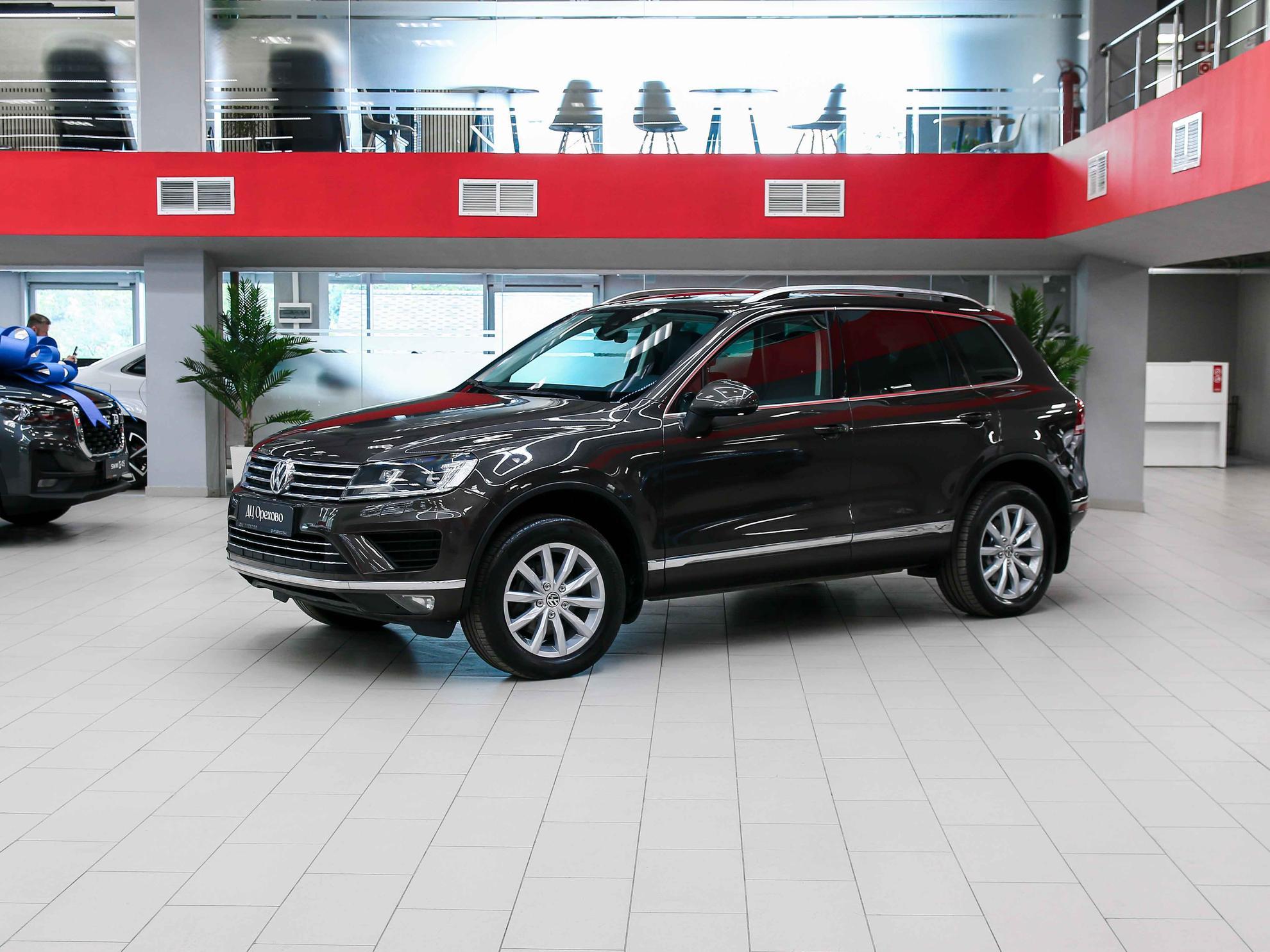 Volkswagen Touareg 2017, коричневый, ДЦ Орехово