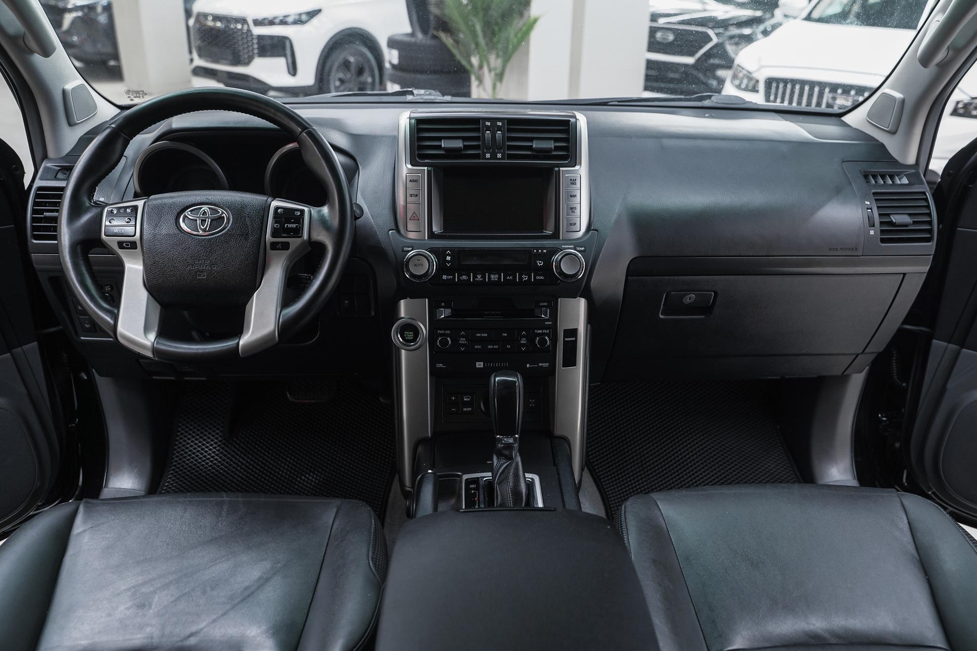 Toyota Land Cruiser Prado 2012, черный, ДЦ Орехово