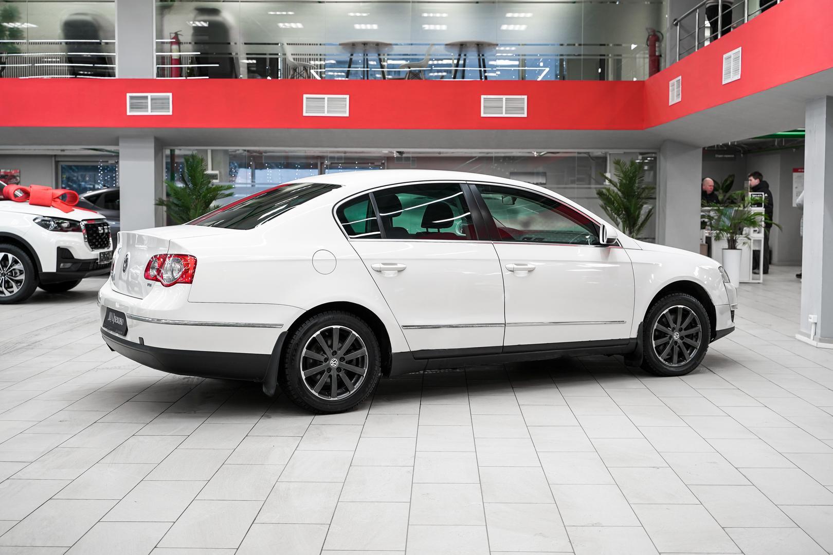 Volkswagen Passat 2007, белый, ДЦ Орехово