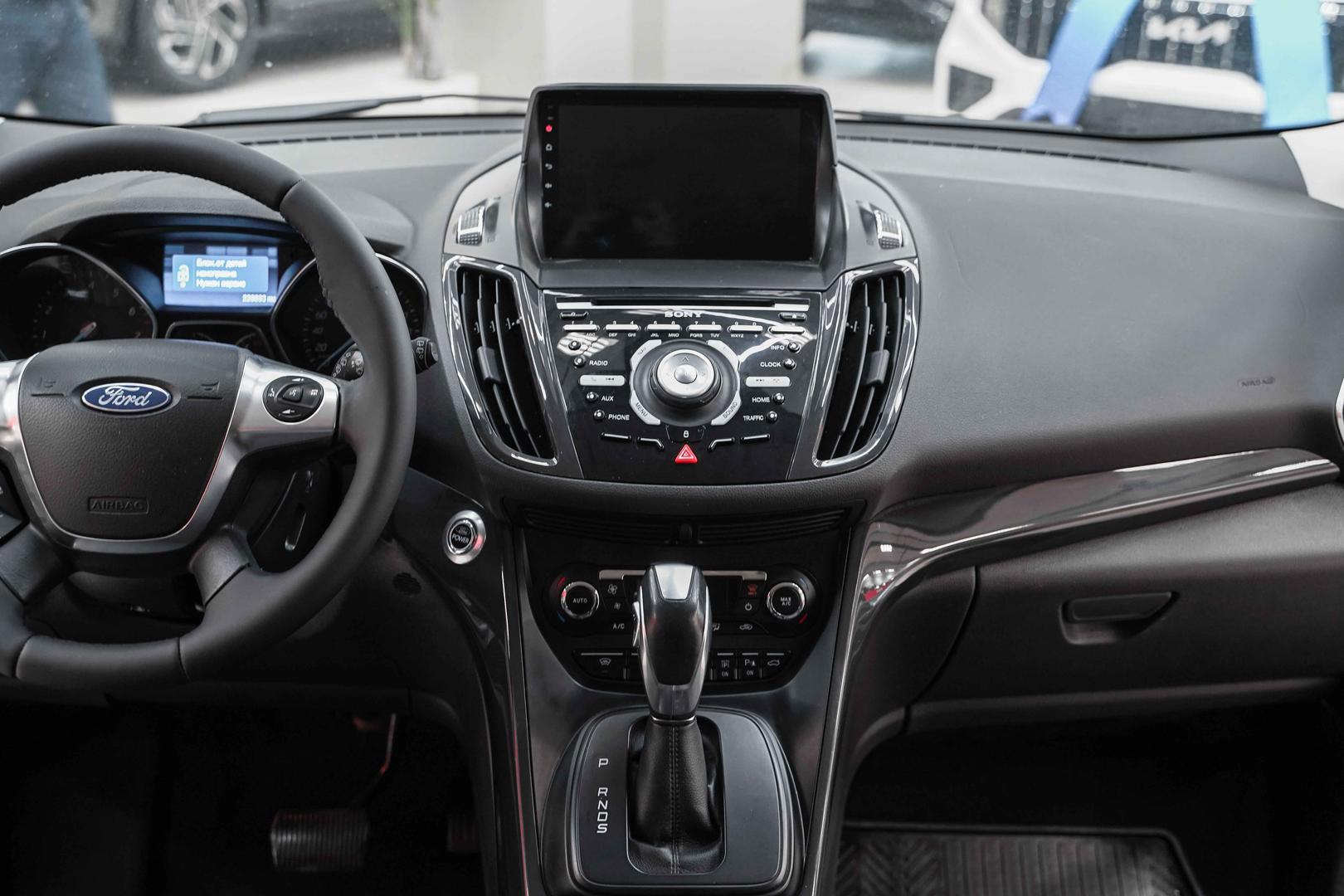 Ford Kuga 2013, черный, ДЦ Орехово