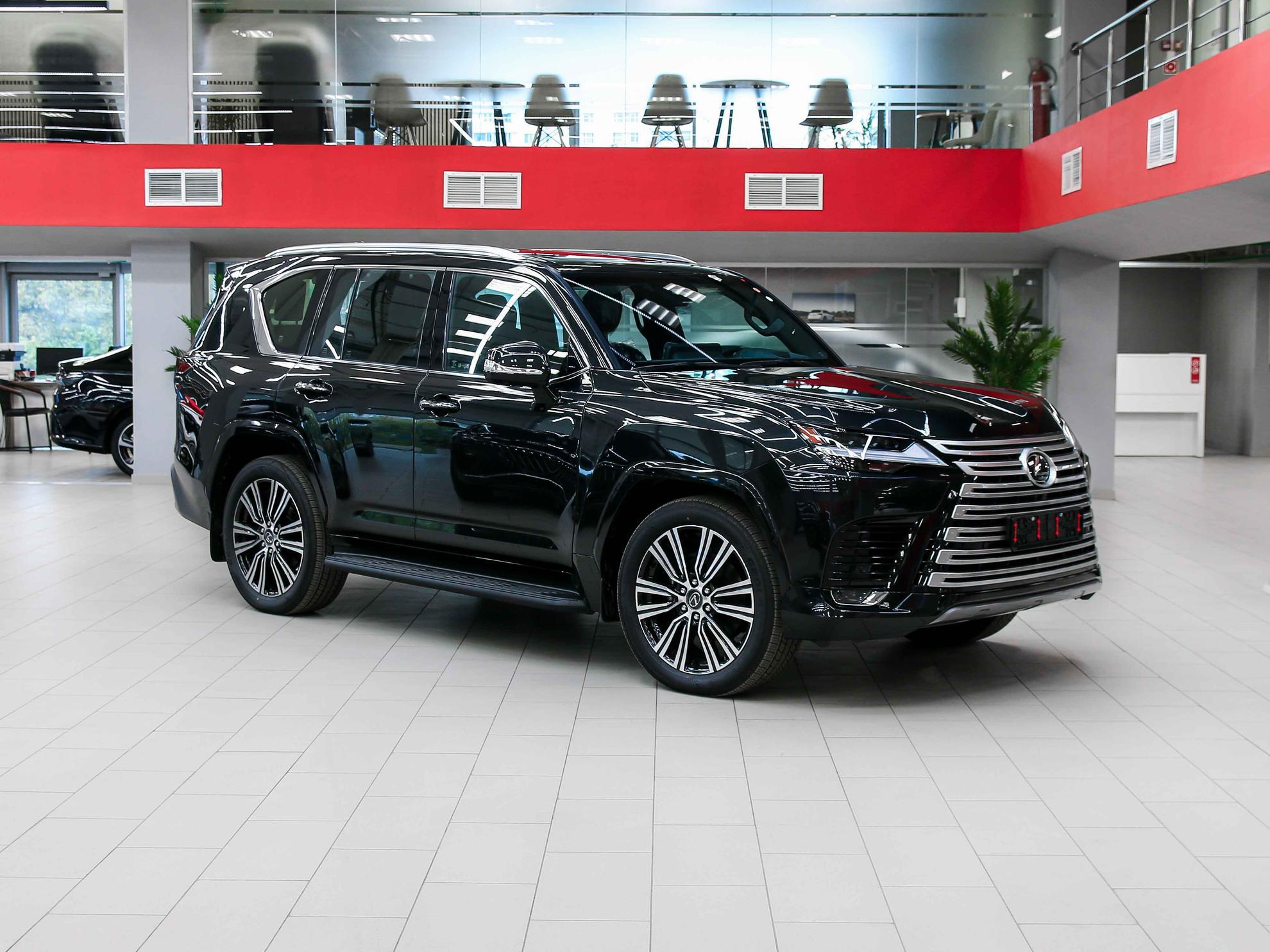 Lexus LX 2026, черный, ДЦ Орехово