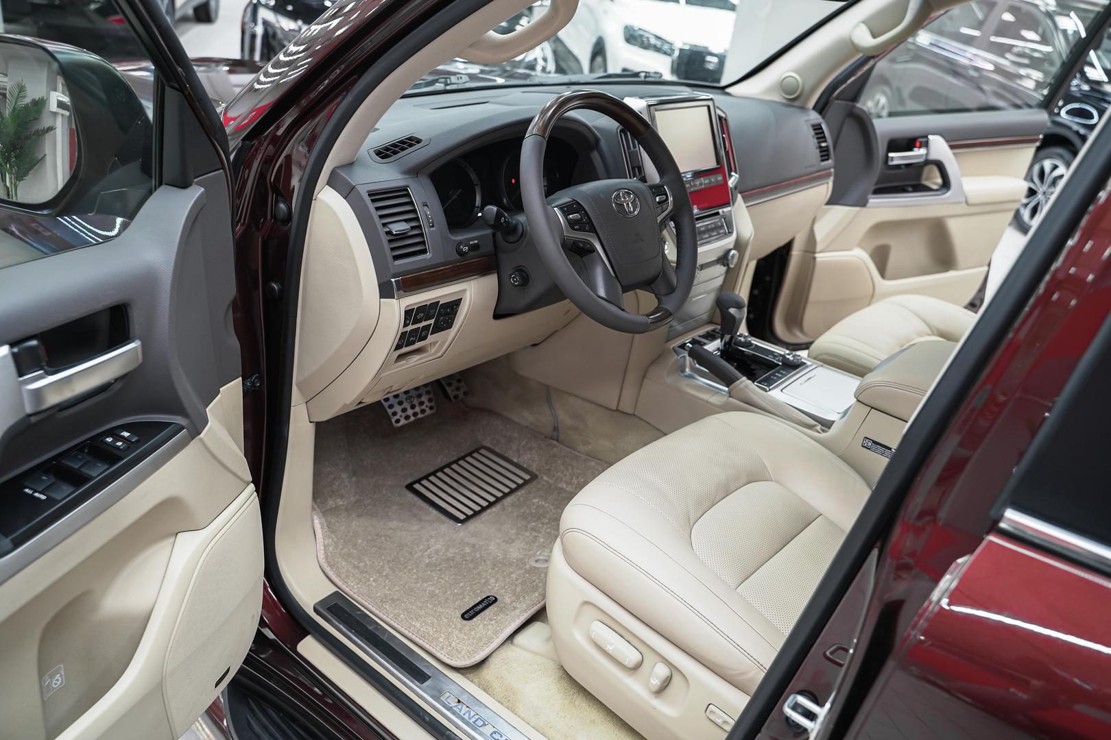 Toyota Land Cruiser 2015, коричневый, ДЦ Орехово