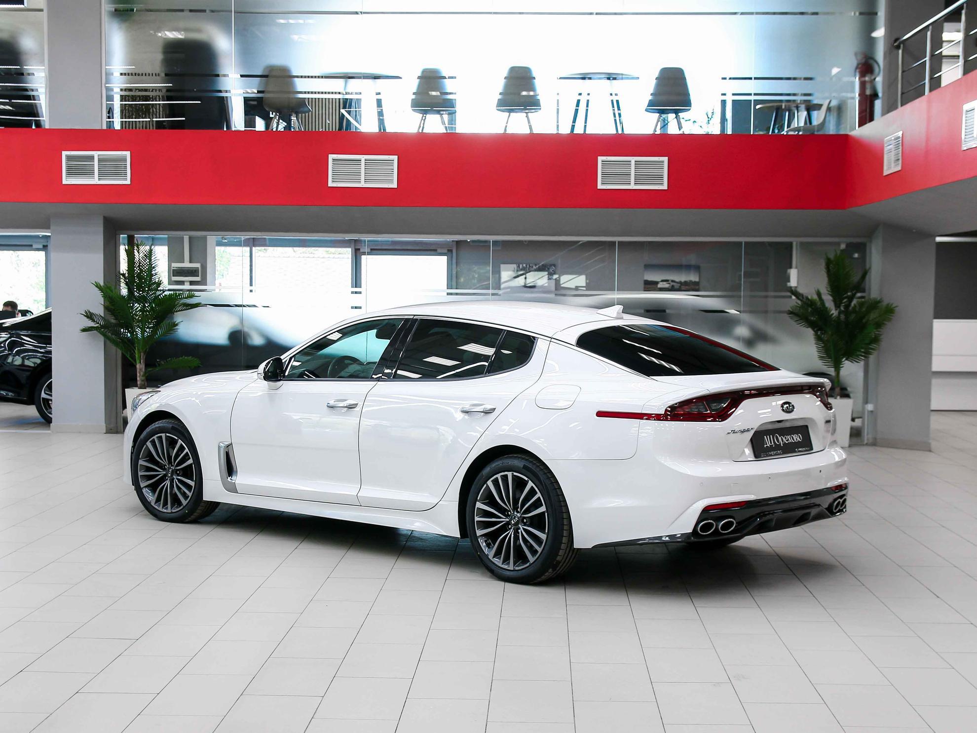 Kia Stinger 2018, белый, ДЦ Орехово