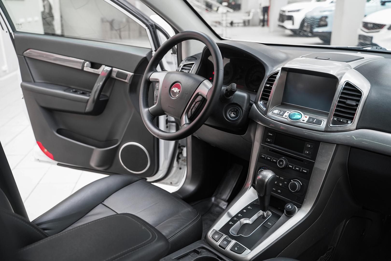 Chevrolet Captiva 2012, белый, ДЦ Орехово