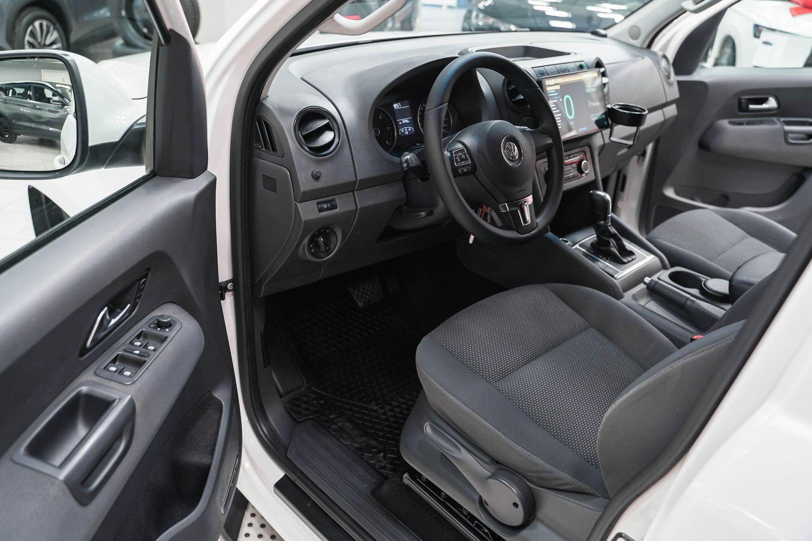 Volkswagen Amarok 2013, белый, ДЦ Орехово
