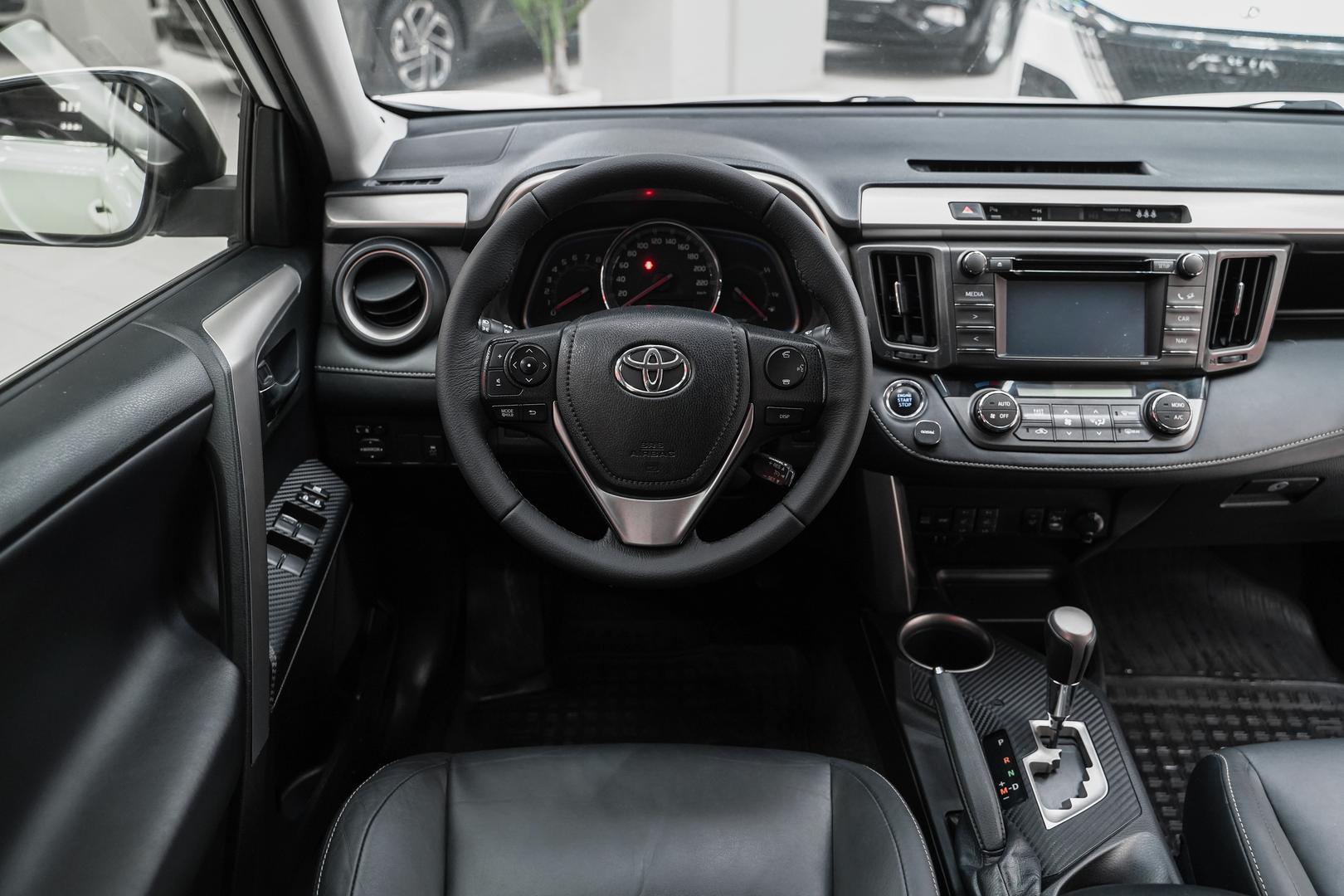Toyota RAV4 2015, белый, ДЦ Орехово
