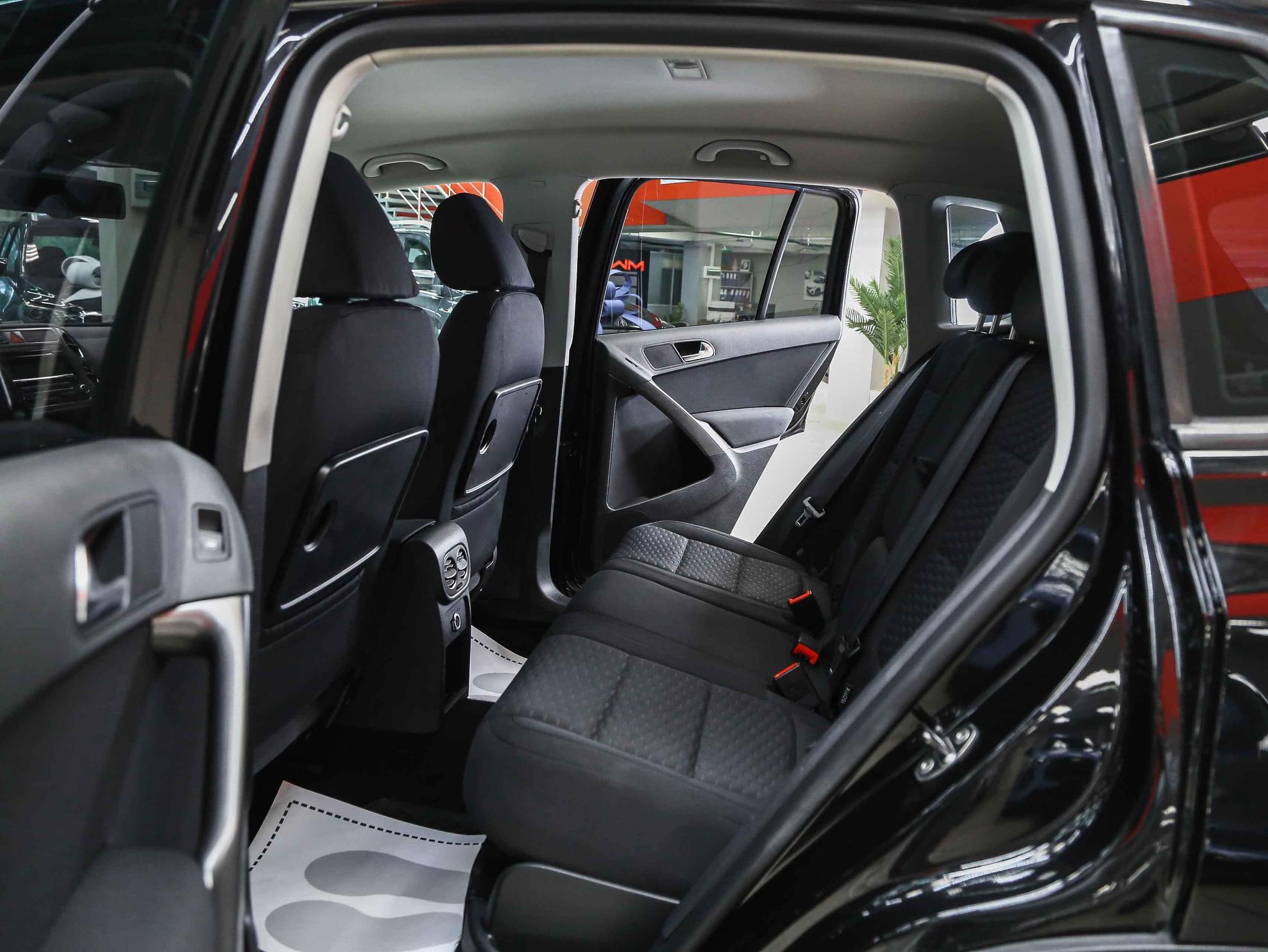 Volkswagen Tiguan 2009, черный, ДЦ Орехово