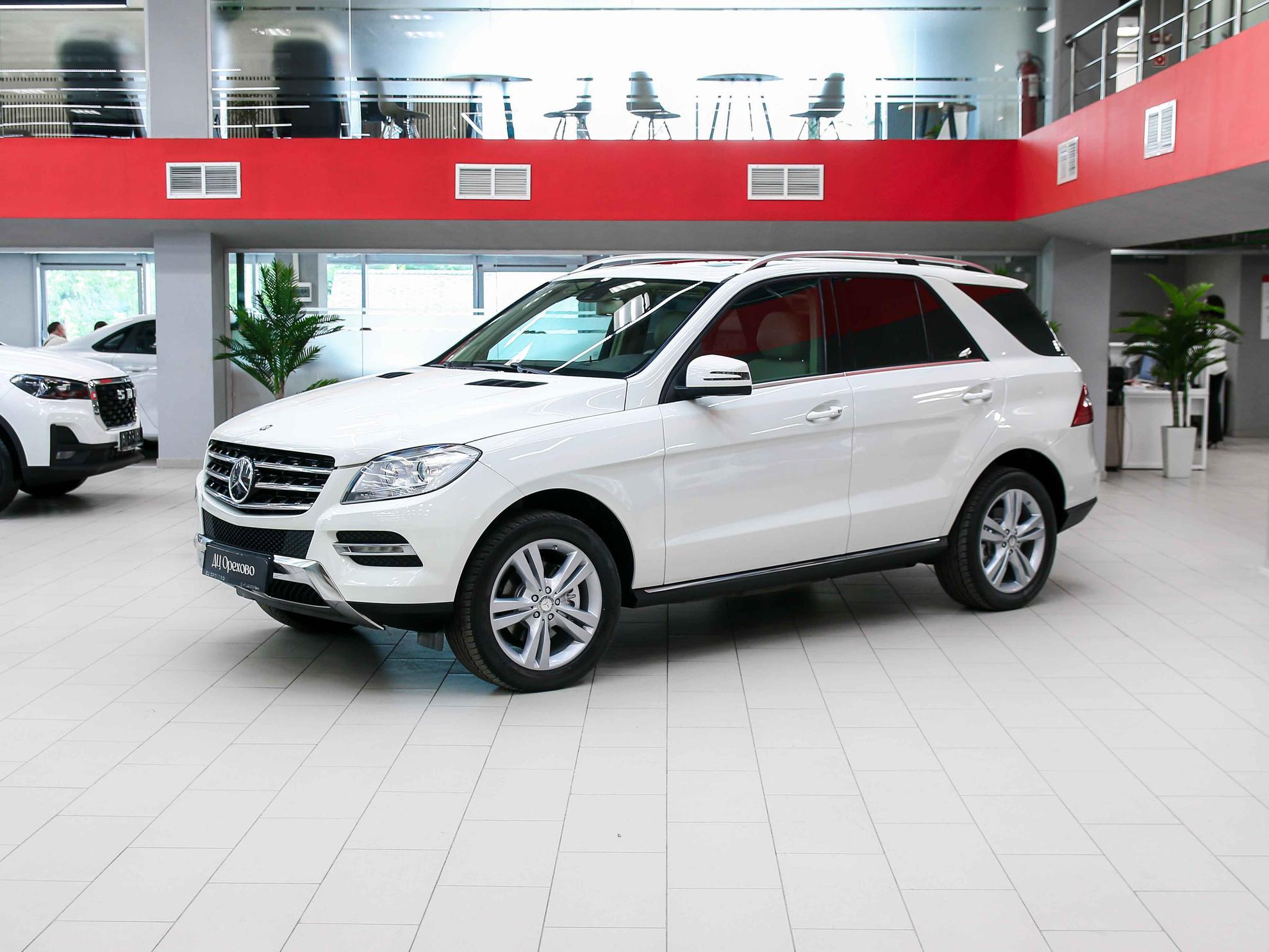 Mercedes-Benz M-Класс 2012, белый, ДЦ Орехово