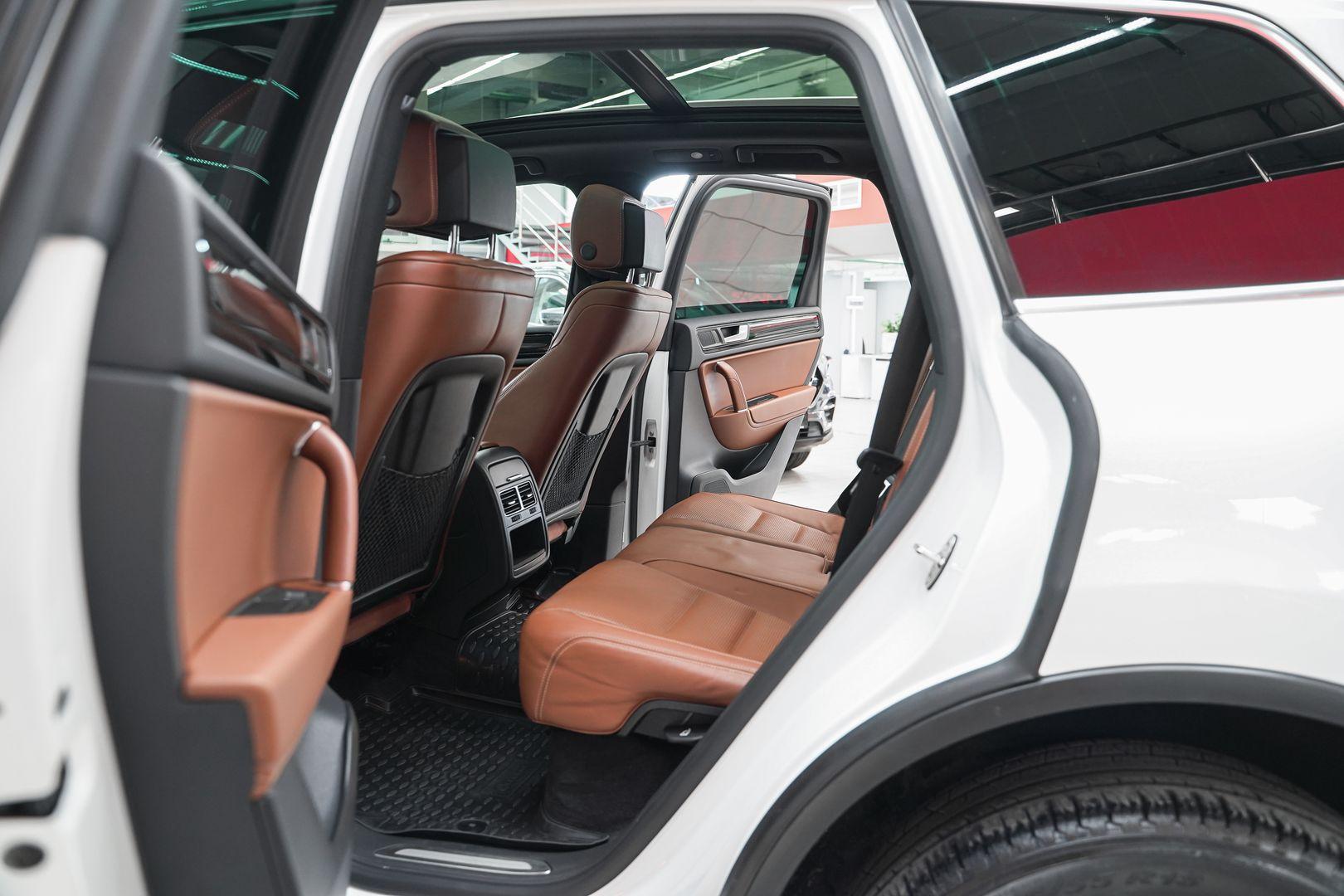 Volkswagen Touareg 2014, белый, ДЦ Орехово