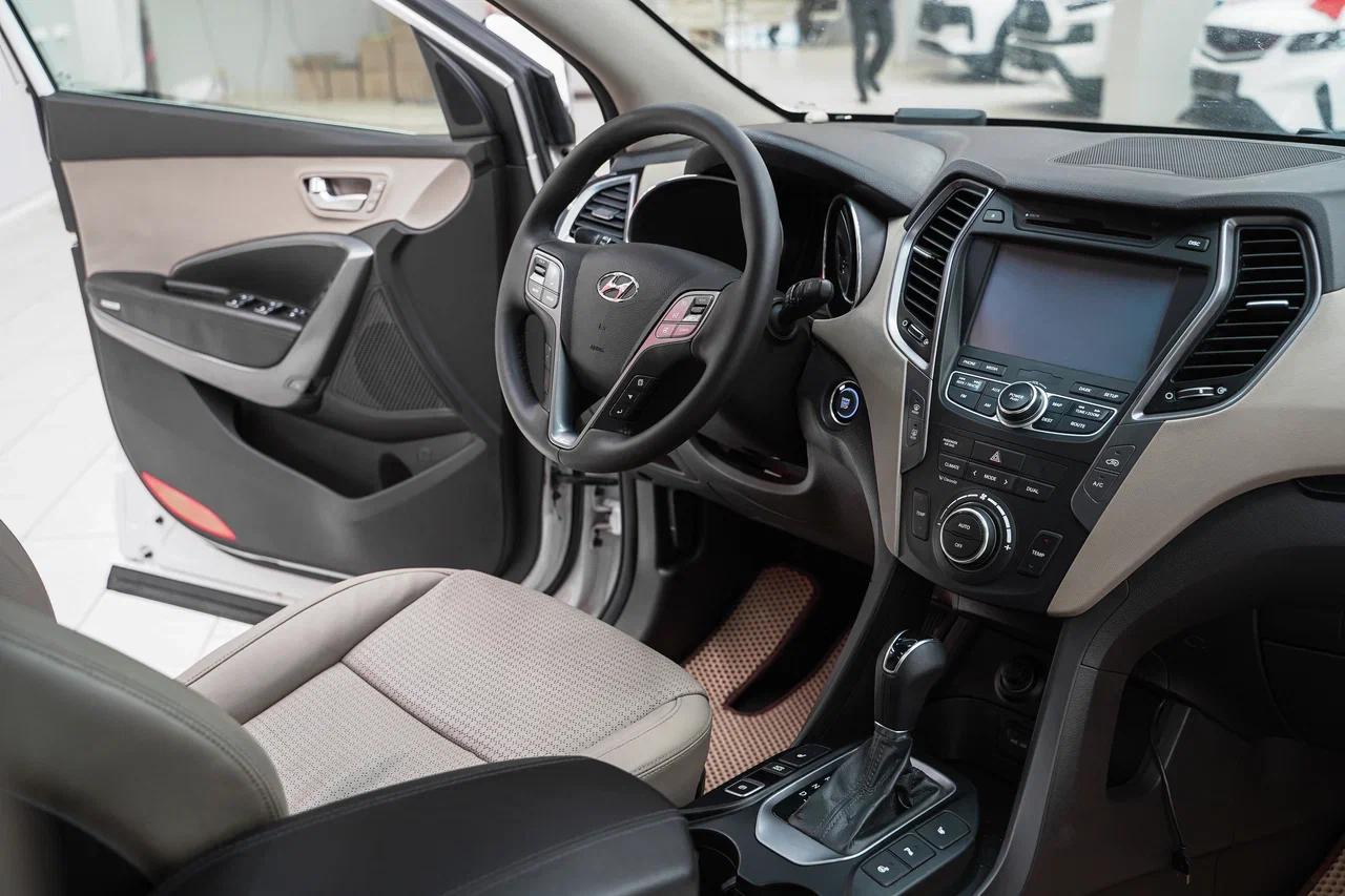 Hyundai Santa Fe 2013, белый, ДЦ Орехово