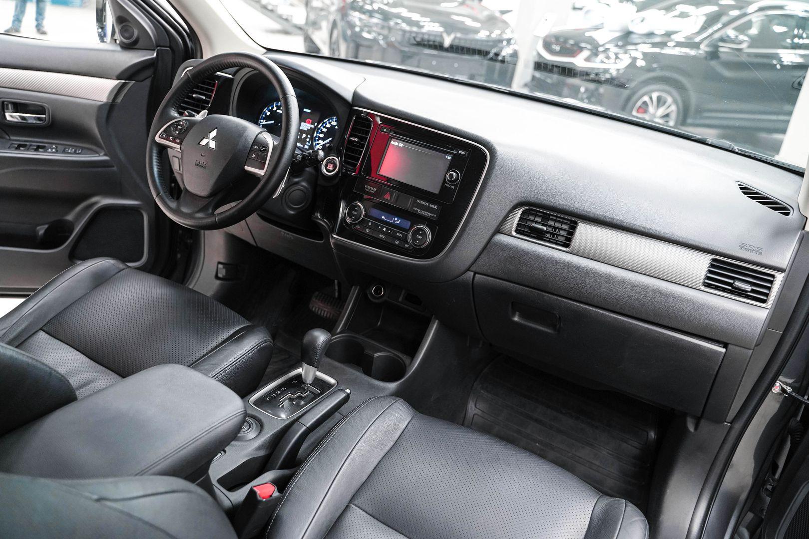 Mitsubishi Outlander 2013, серый, ДЦ Орехово