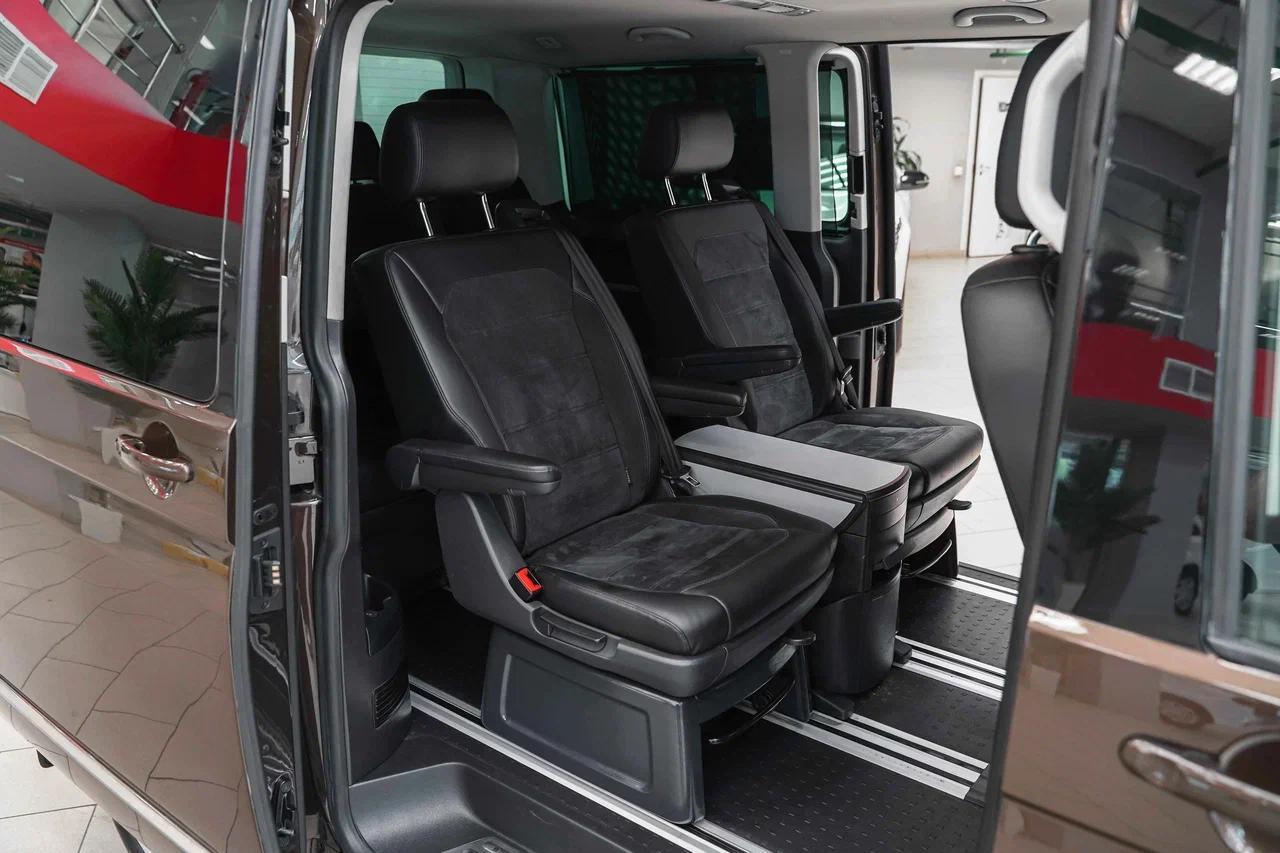 Volkswagen Multivan 2017, коричневый, ДЦ Орехово