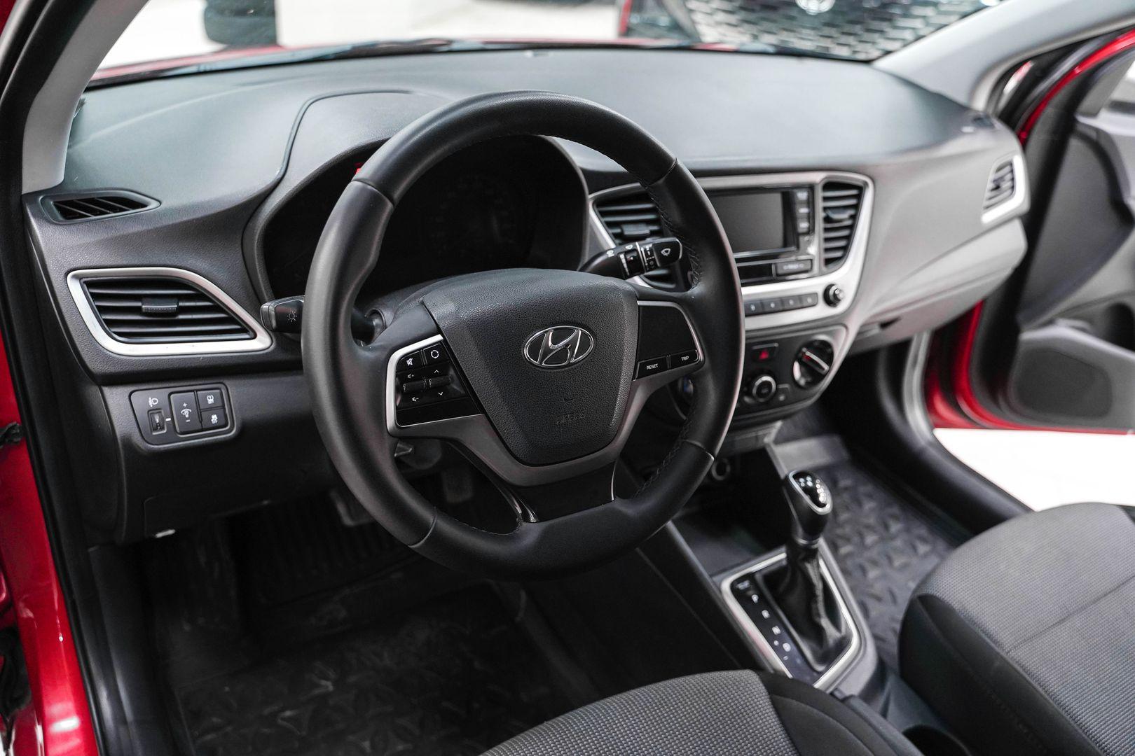 Hyundai Solaris 2018, красный, ДЦ Орехово