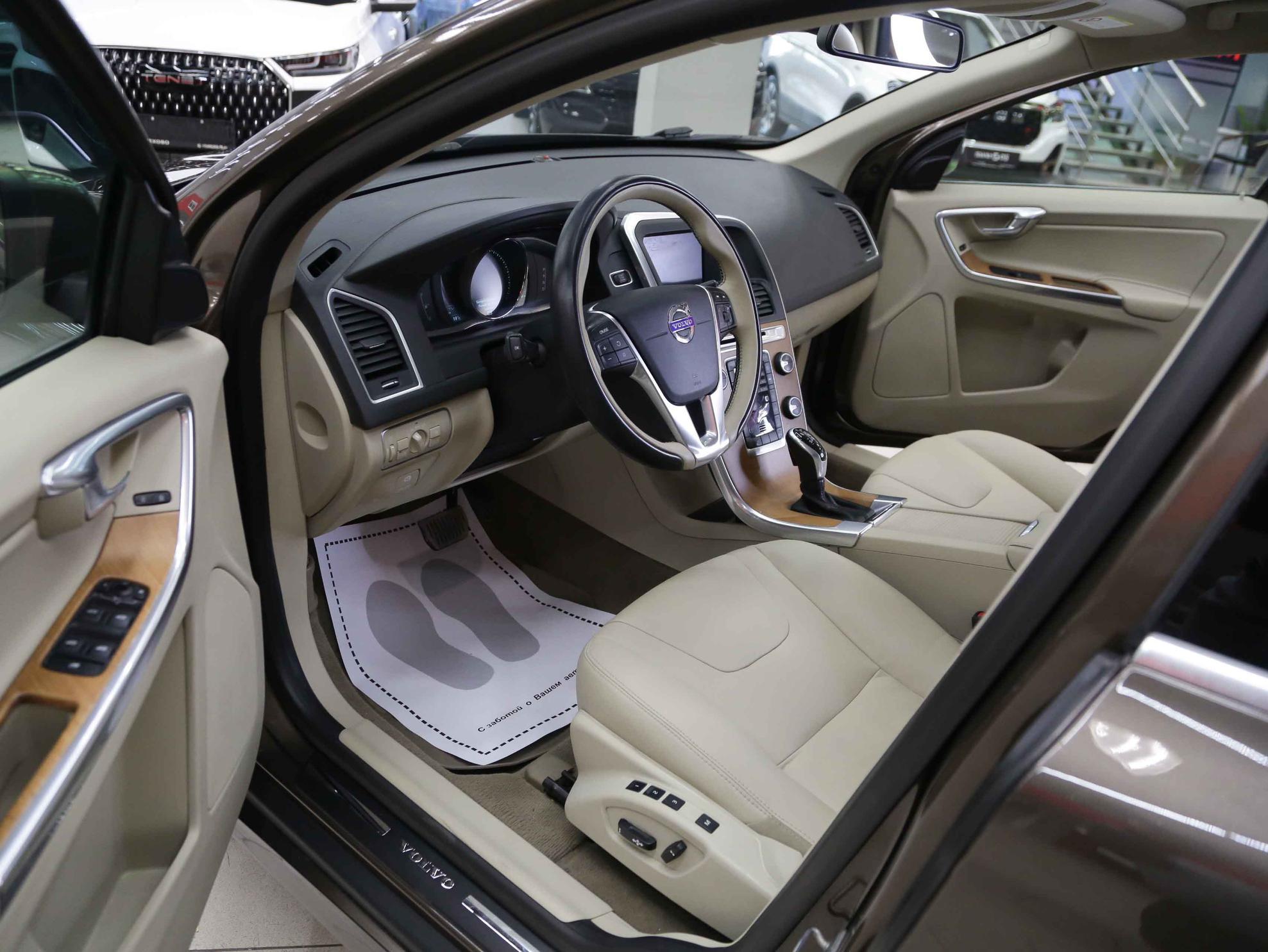 Volvo XC60 2013, коричневый, ДЦ Орехово