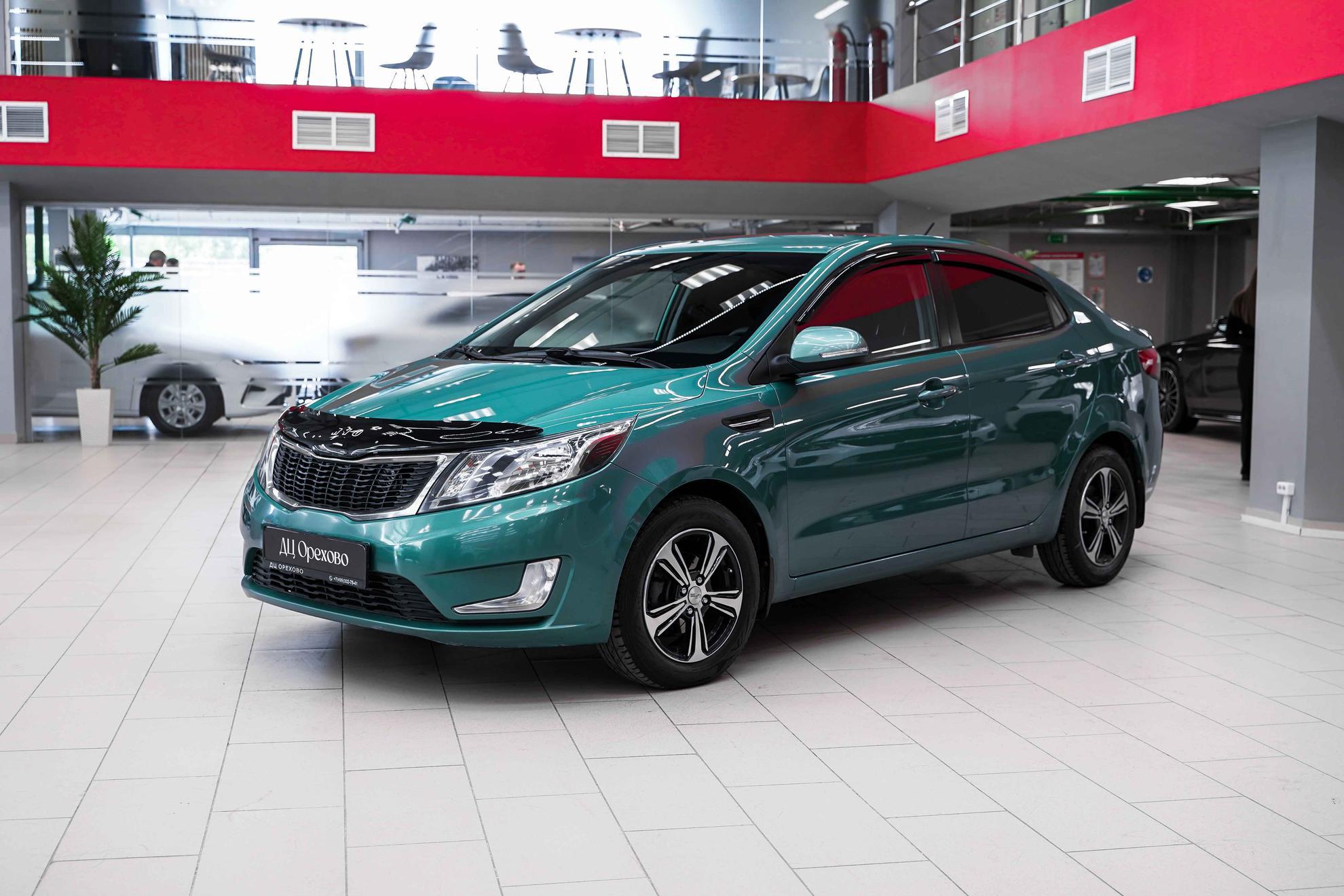 Kia Rio 2014, зеленый, ДЦ Орехово
