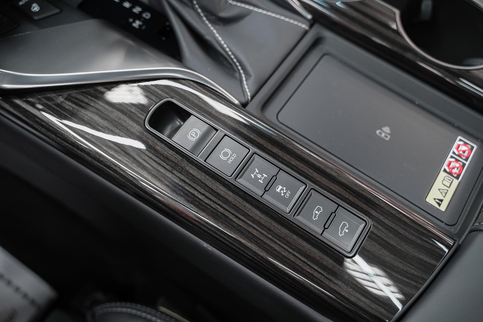 Lexus LX 2025, черный, ДЦ Орехово