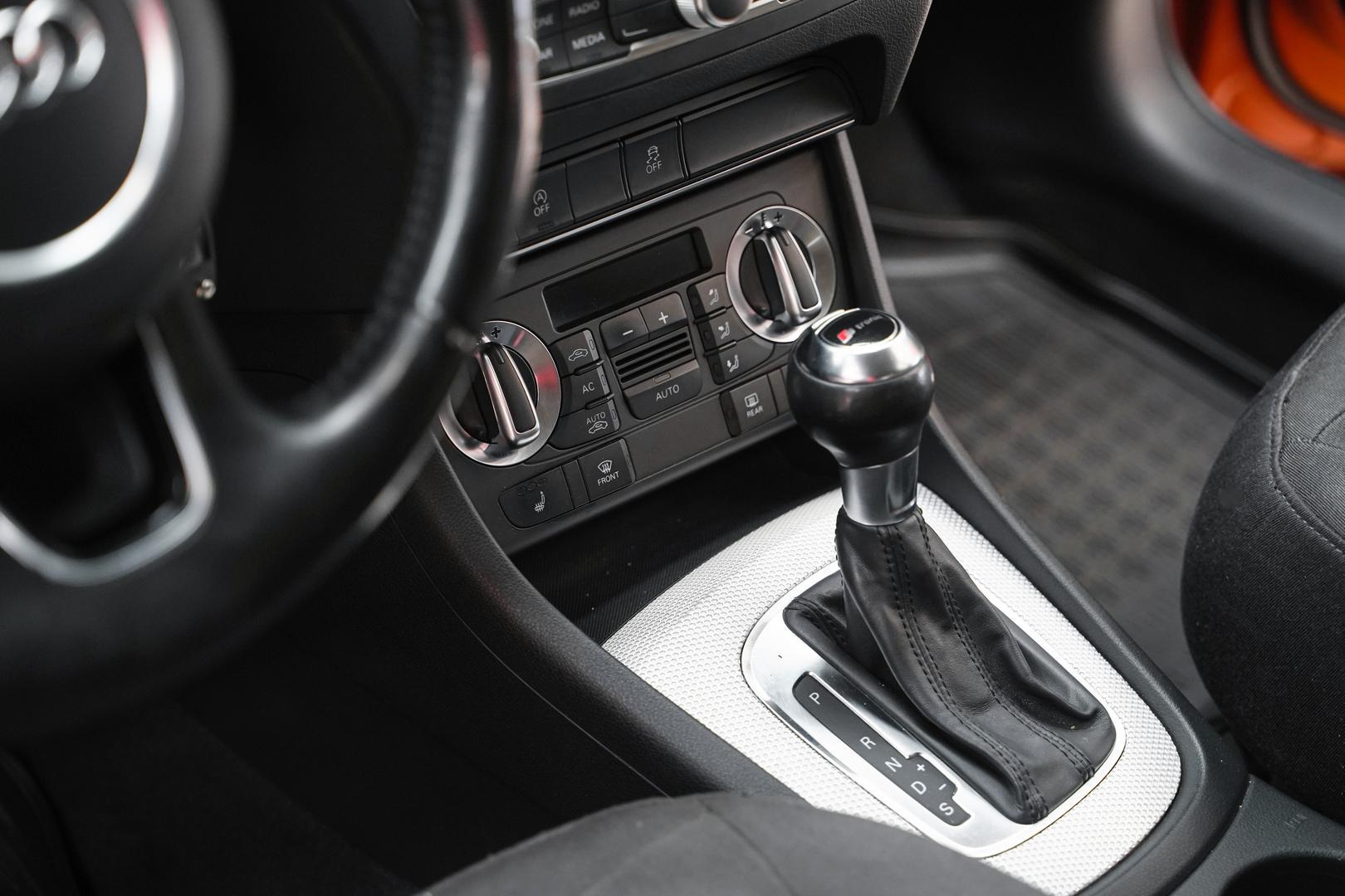 Audi Q3 2012, оранжевый, ДЦ Орехово