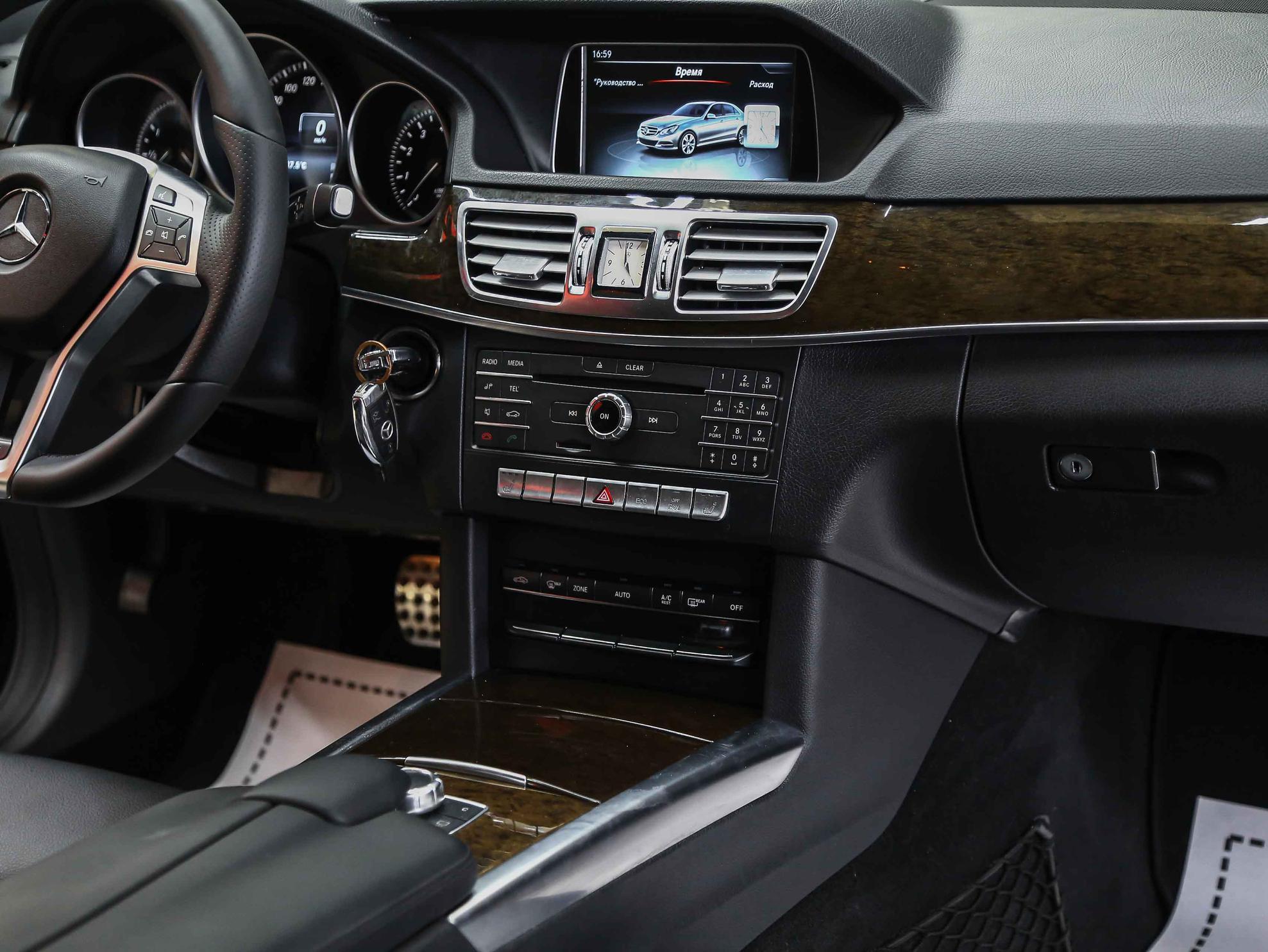 Mercedes-Benz E-Класс 2015, черный, ДЦ Орехово