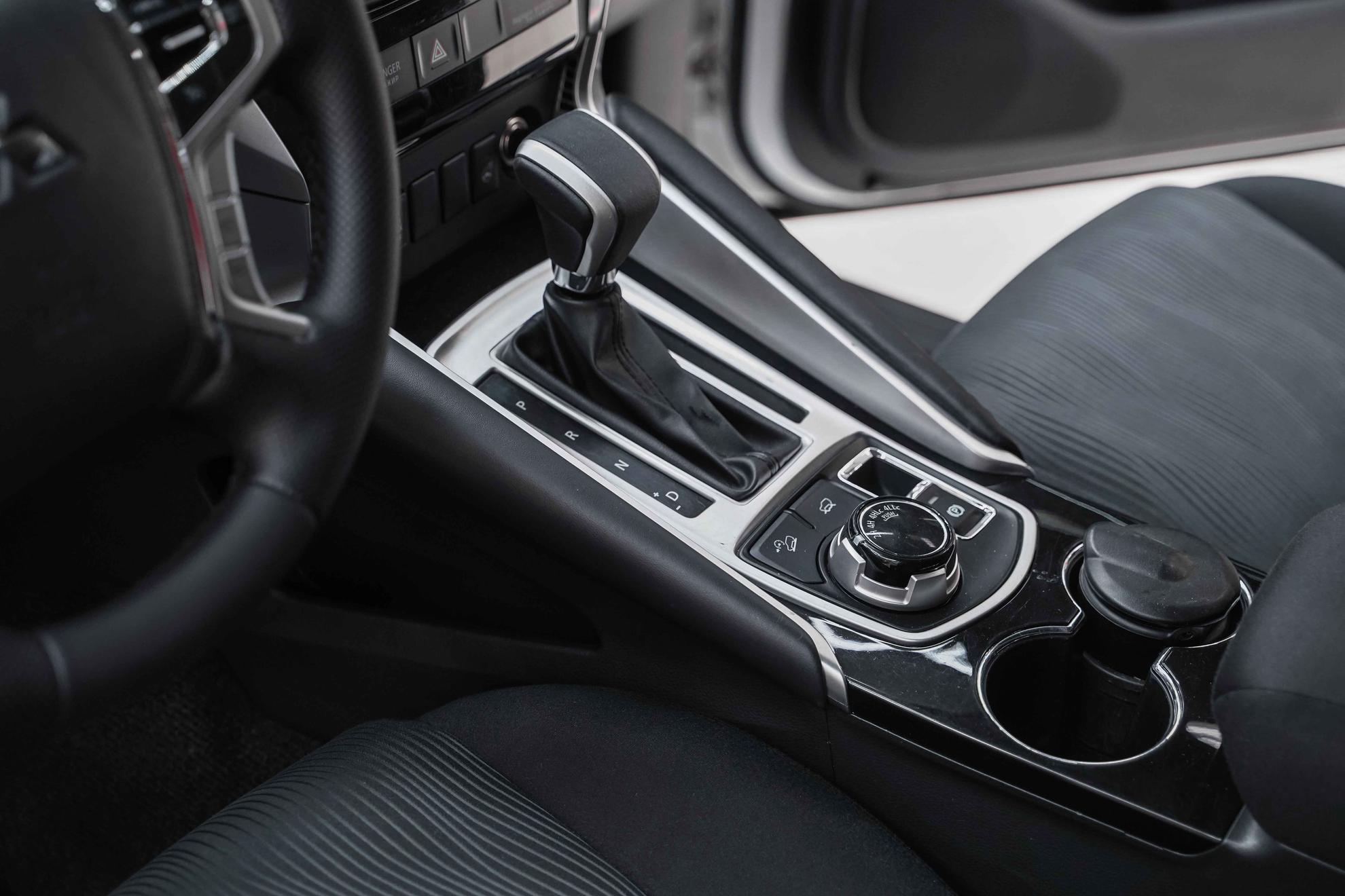 Mitsubishi Pajero Sport 2018, белый, ДЦ Орехово