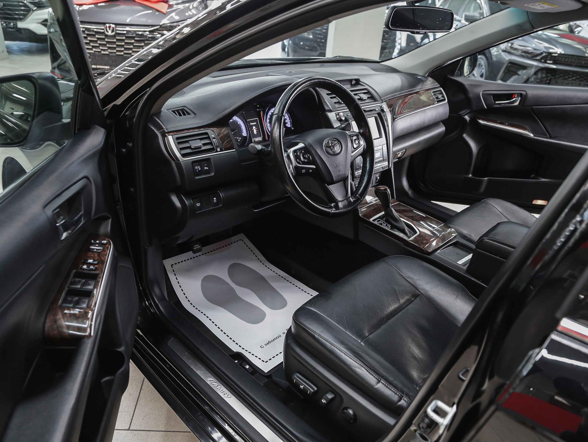 Toyota Camry 2016, черный, ДЦ Орехово