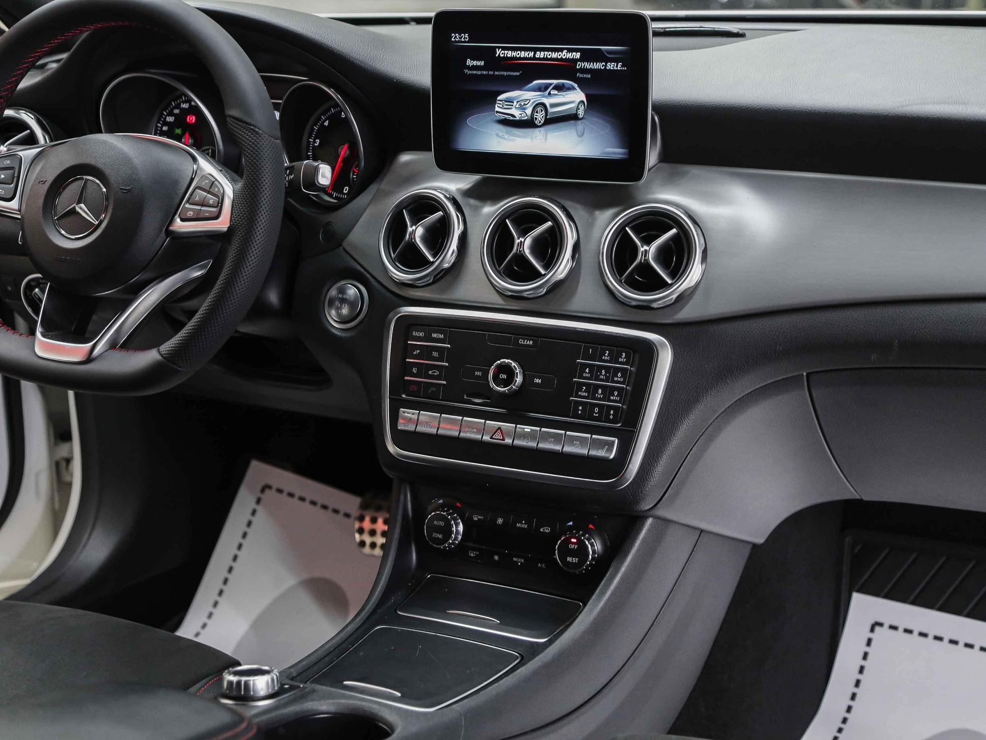 Mercedes-Benz GLA 2018, белый, ДЦ Орехово