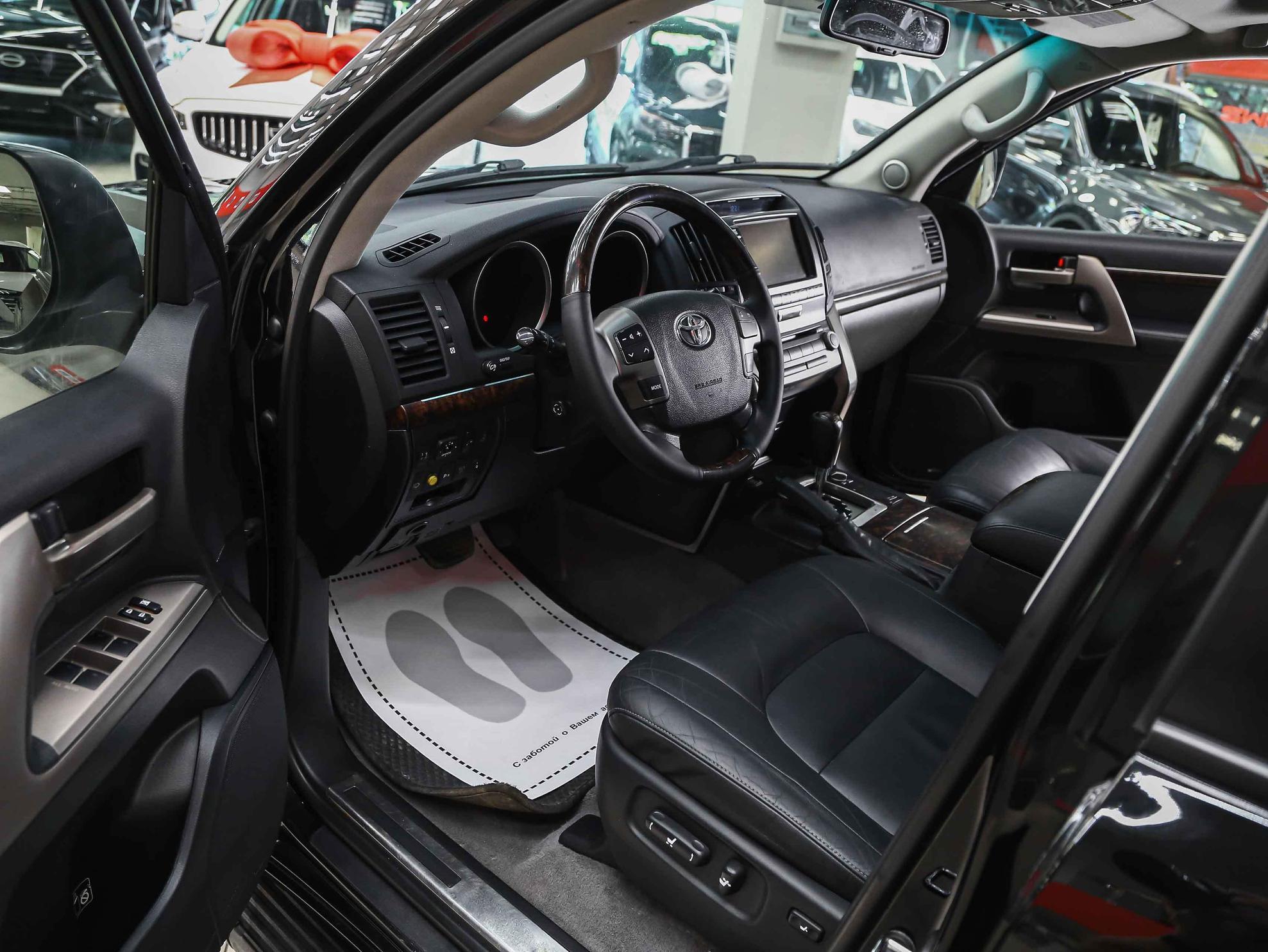 Toyota Land Cruiser 2011, черный, ДЦ Орехово