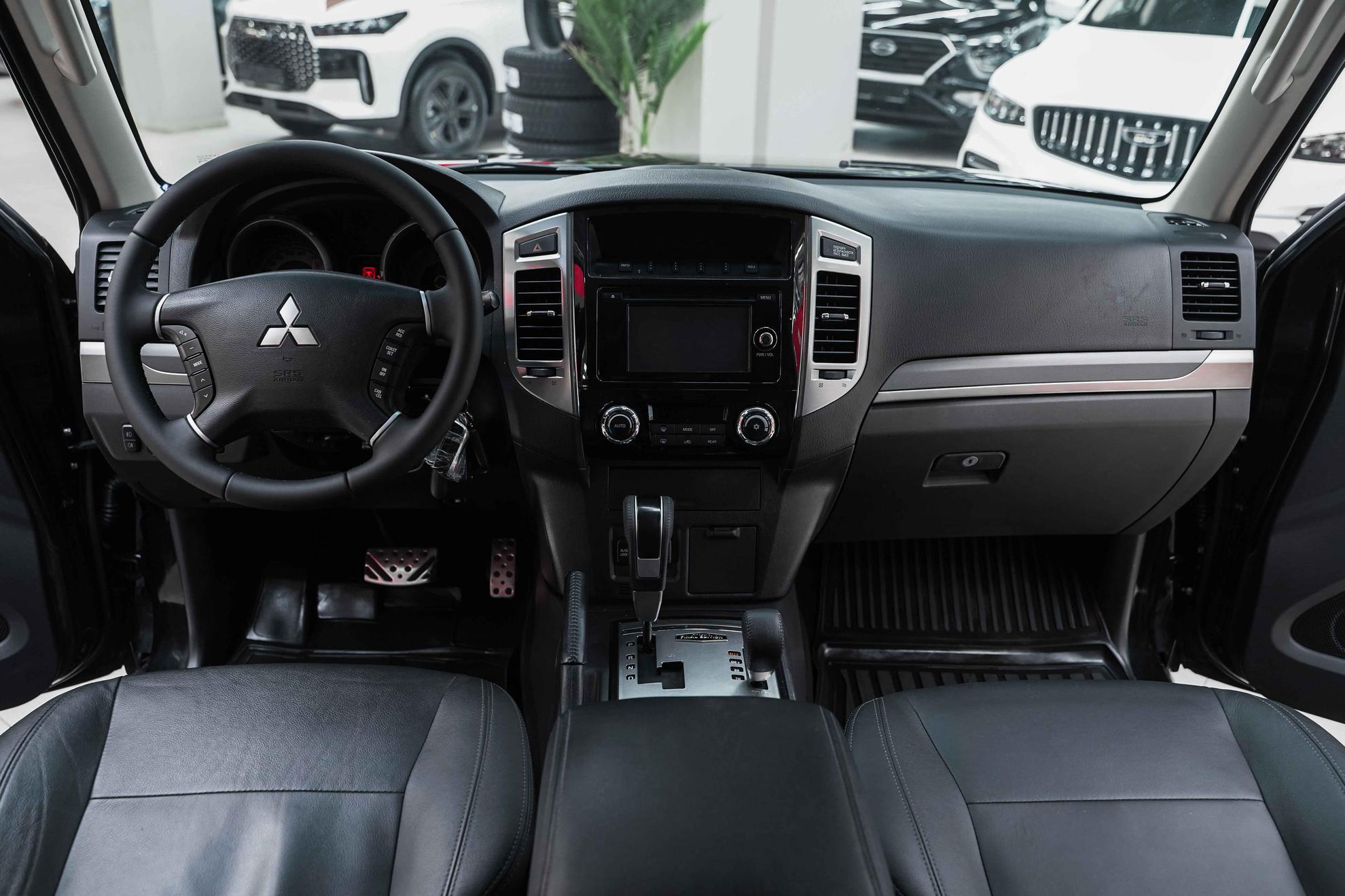 Mitsubishi Pajero 2018, черный, ДЦ Орехово