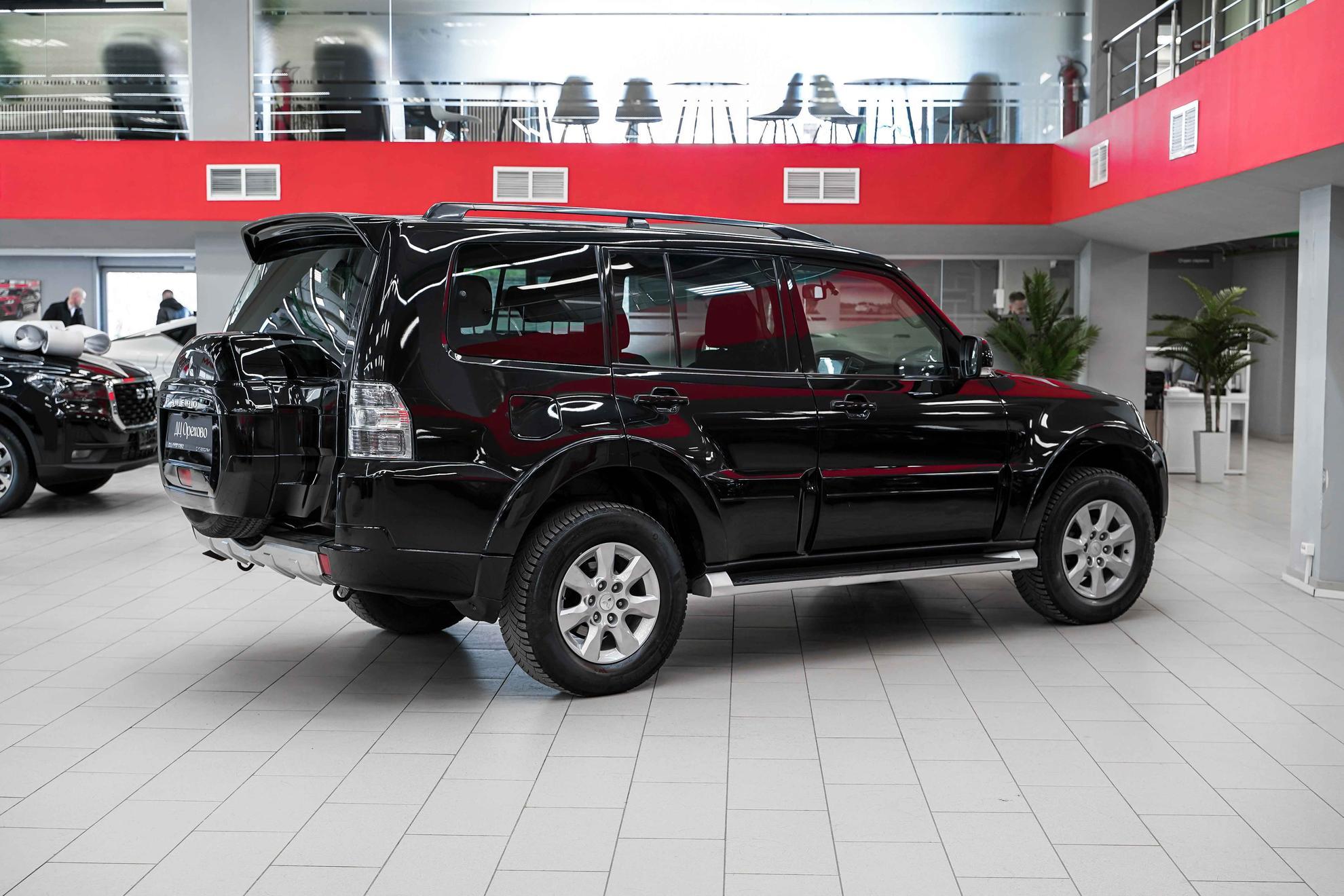Mitsubishi Pajero 2014, черный, ДЦ Орехово